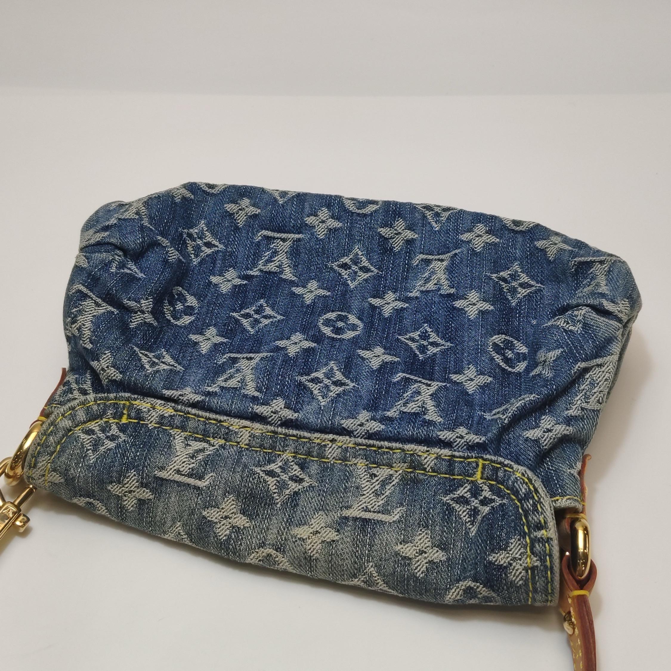 Louis Vuitton Pleaty Blue Denim Monogram Baggy For Sale 14