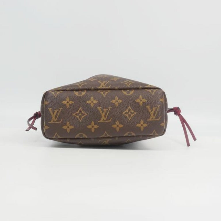 LOUIS VUITTON poche Noe Womens pouch M43445 For Sale at 1stdibs