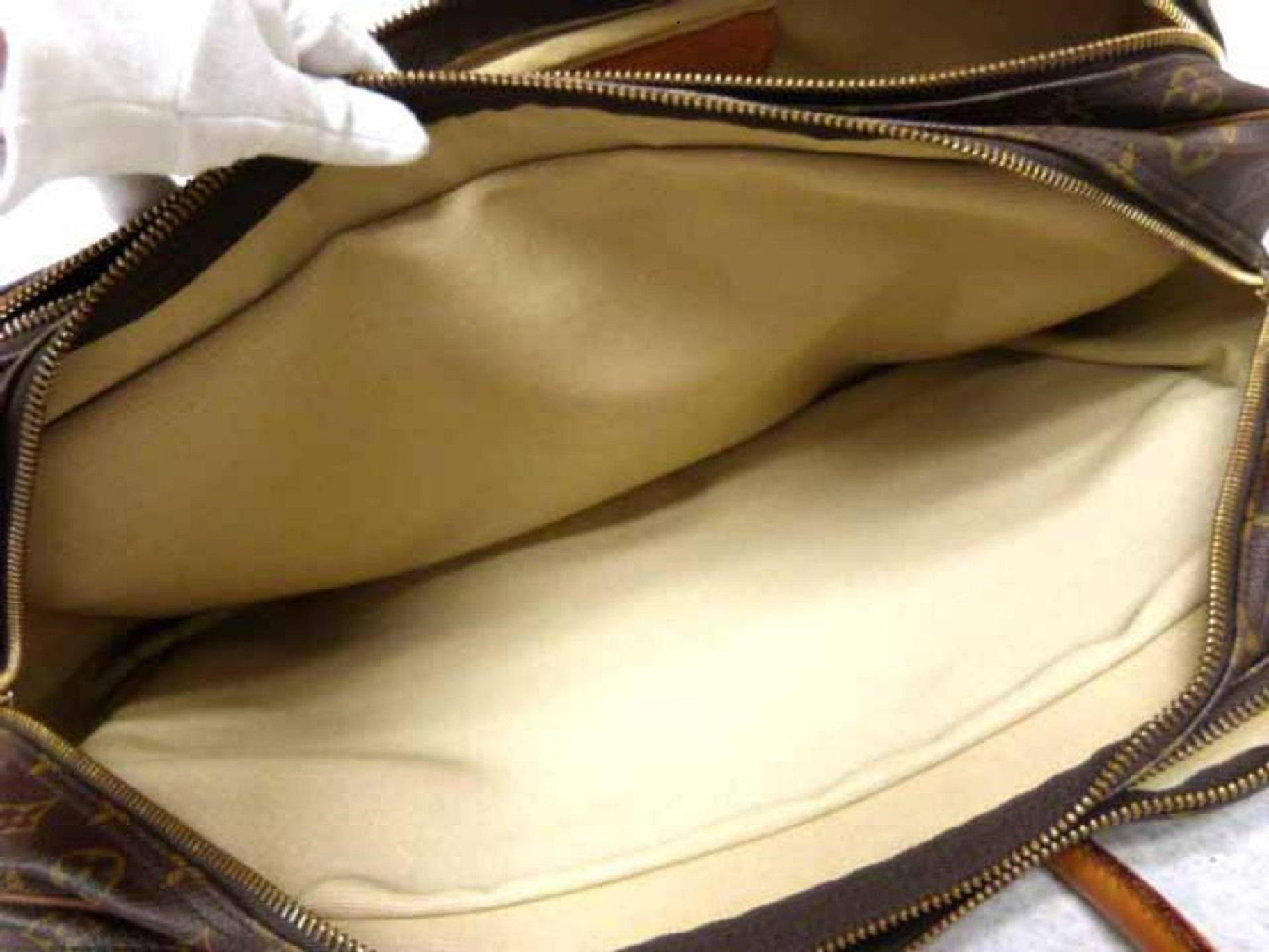 Louis Vuitton Poche Sac Trois 223277 Brown Coated Canvas Weekend/Travel Bag In Good Condition For Sale In Dix hills, NY