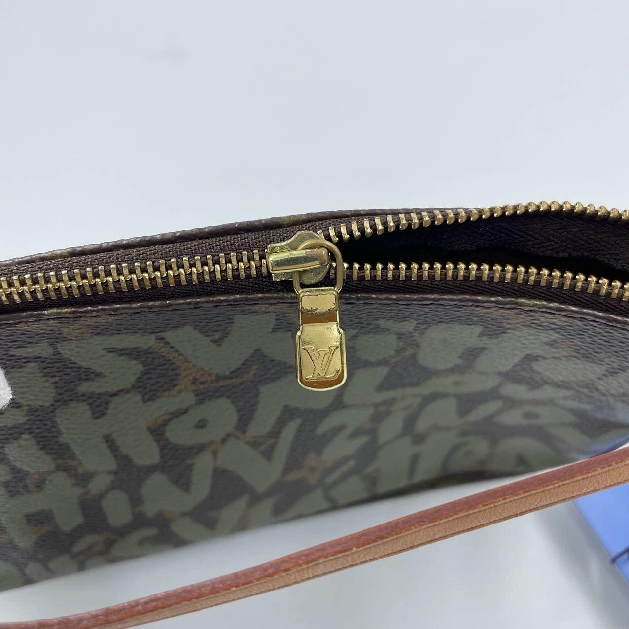 Louis Vuitton Pochette Accessoire Monogram Green Graffiti Clutch 6
