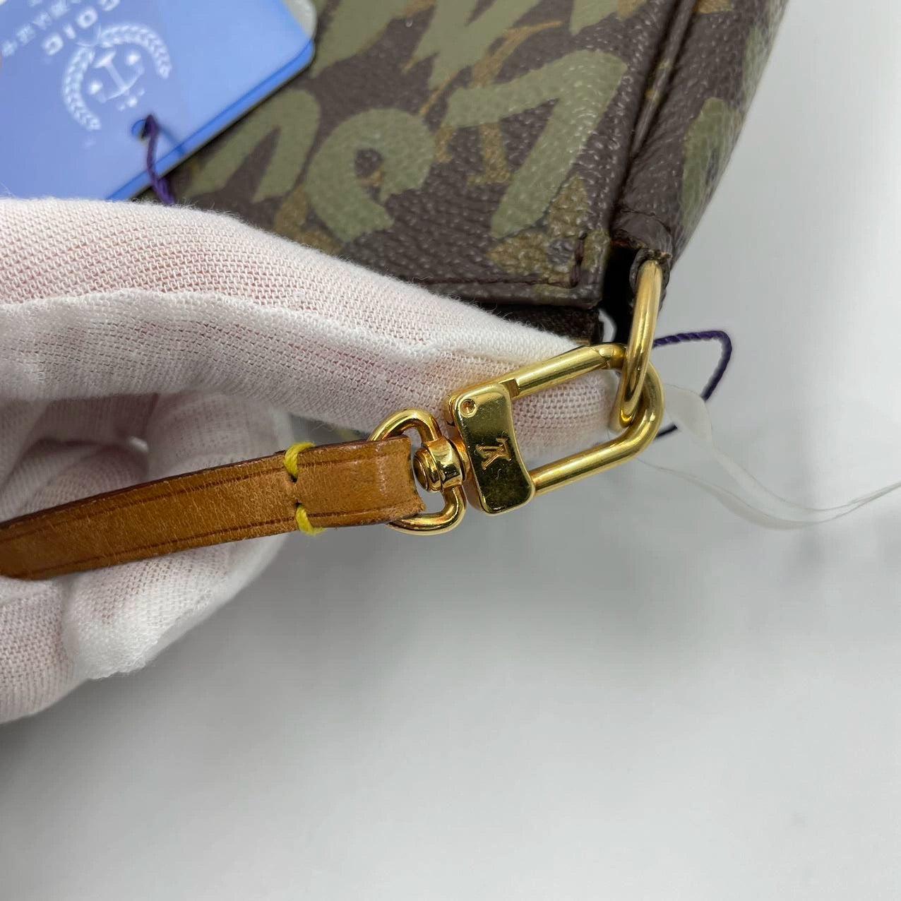 Louis Vuitton Pochette Accessoire Monogram Green Graffiti Clutch 10