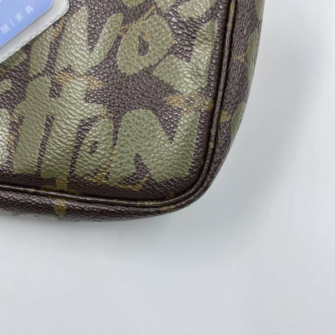 Louis Vuitton Pochette Accessoire Monogram Green Graffiti Clutch 12