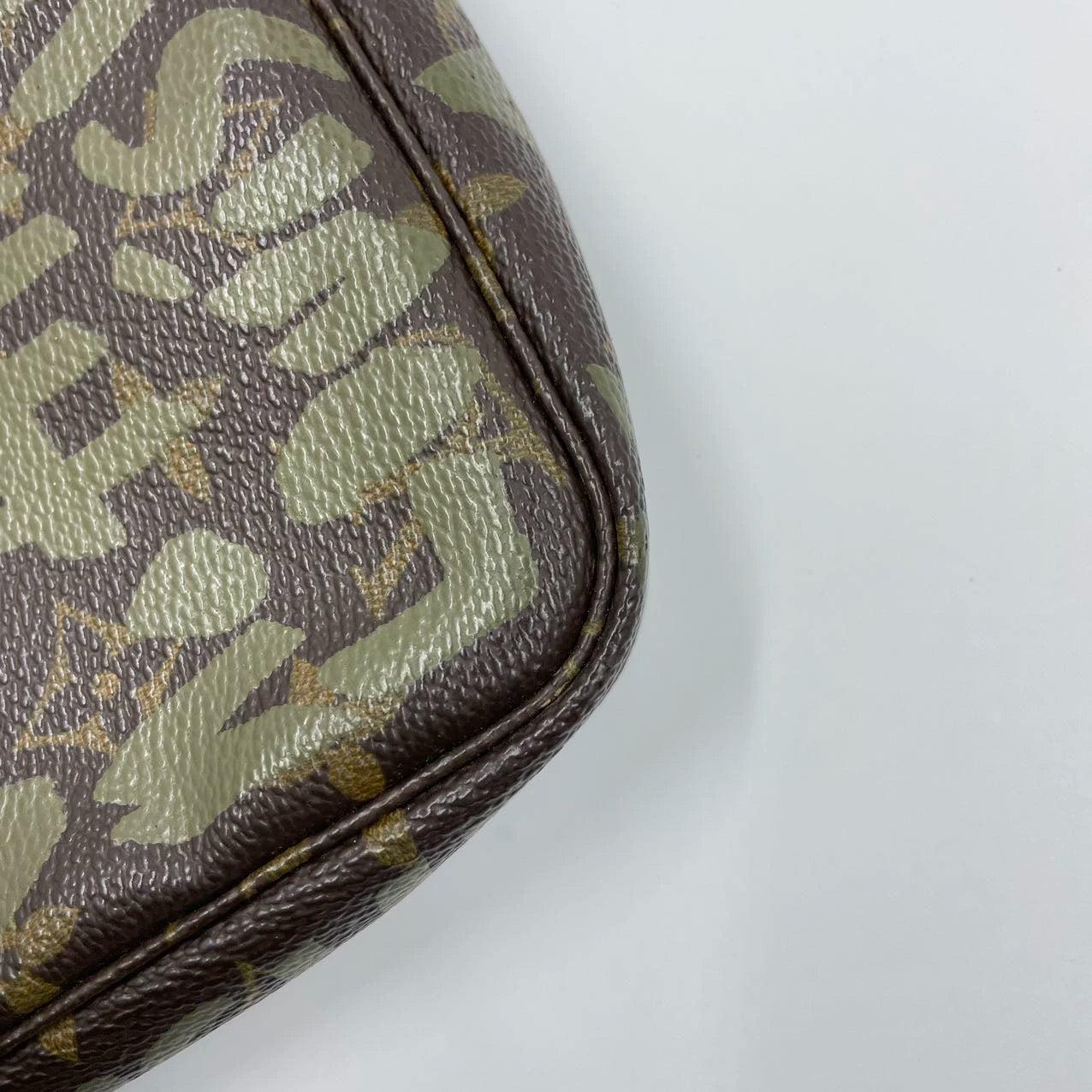 Louis Vuitton Pochette Accessoire Monogram Green Graffiti Clutch 13