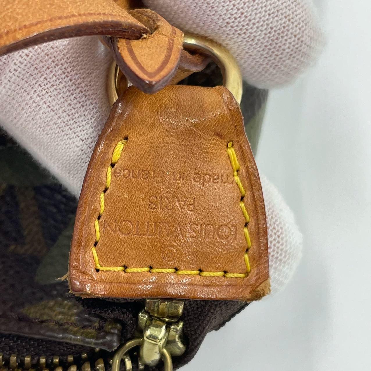 Louis Vuitton Pochette Accessoire Monogram Green Graffiti Clutch 2