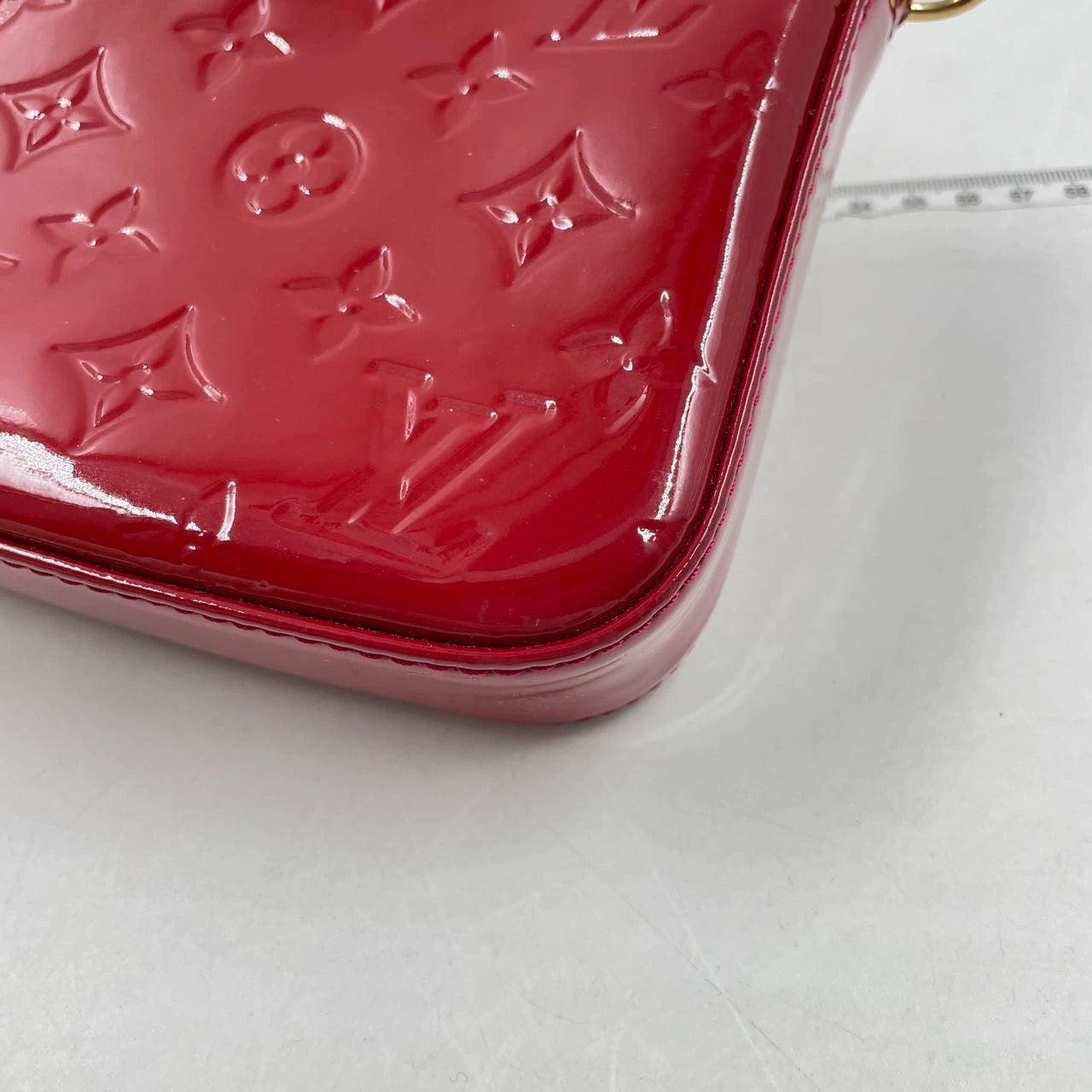 Louis Vuitton Pochette Accessoire Patent Leather Red Medium For Sale 10