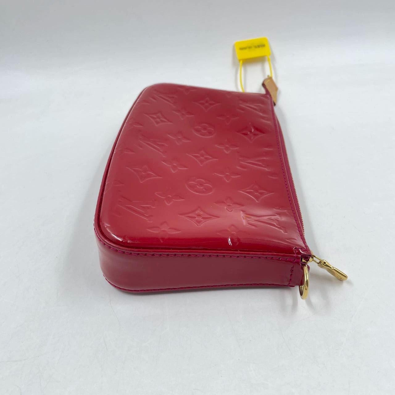 Women's Louis Vuitton Pochette Accessoire Patent Leather Red Medium For Sale