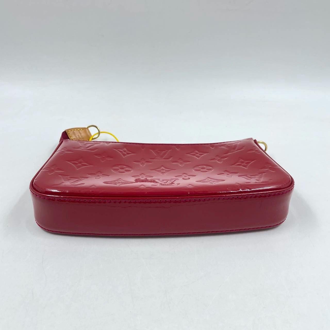 Louis Vuitton Pochette Accessoire Patent Leather Red Medium For Sale 1