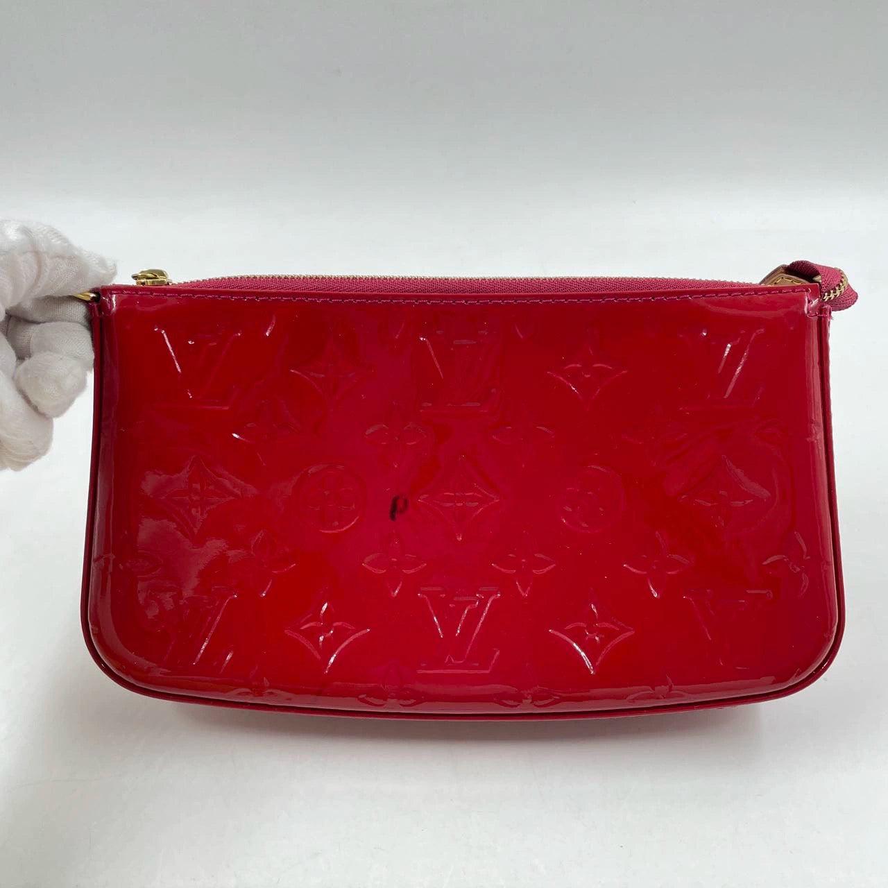 Louis Vuitton Pochette Accessoire Patent Leather Red Medium For Sale 2