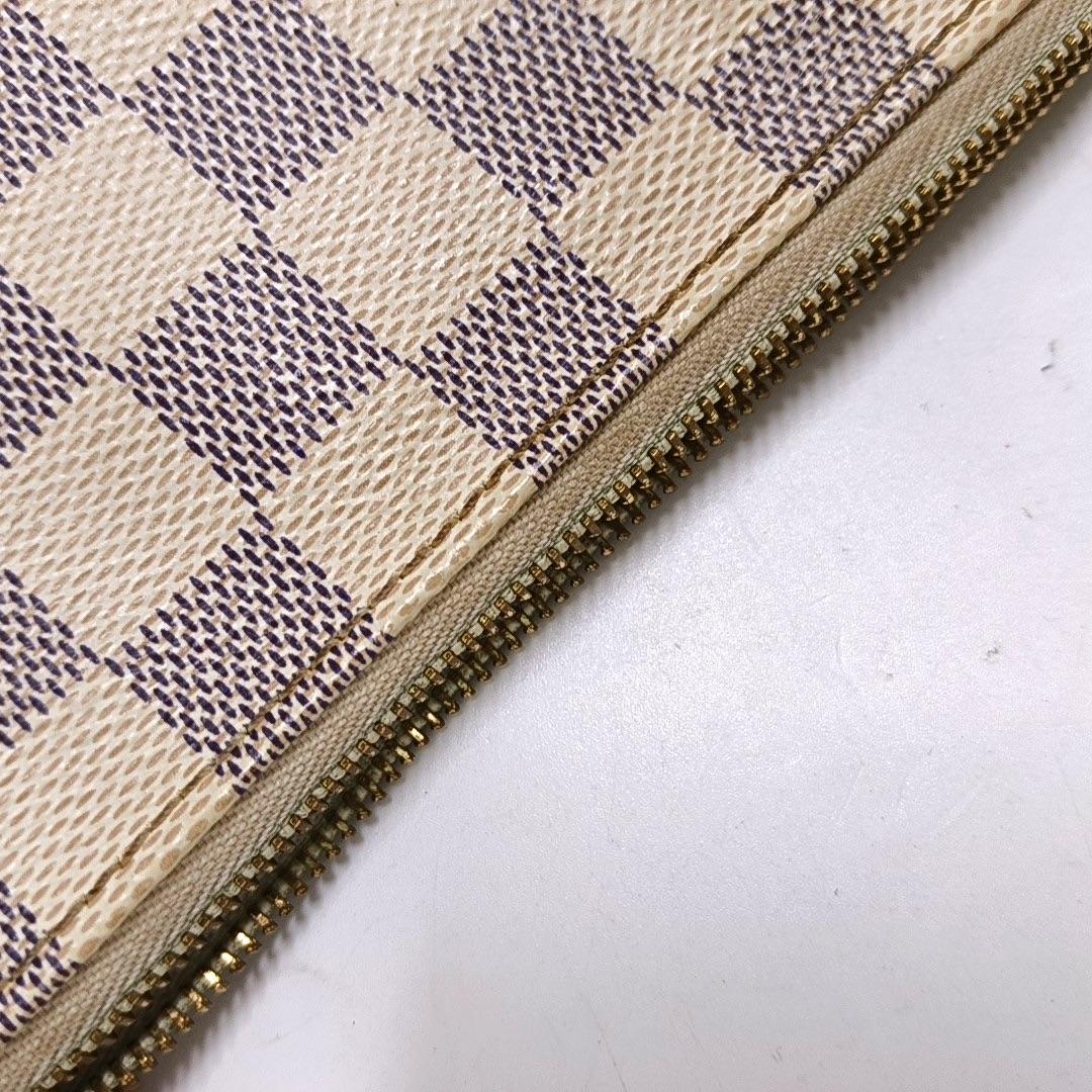 Louis Vuitton Pochette Accessoire Weiß Damier Ebene Monogram im Angebot 6