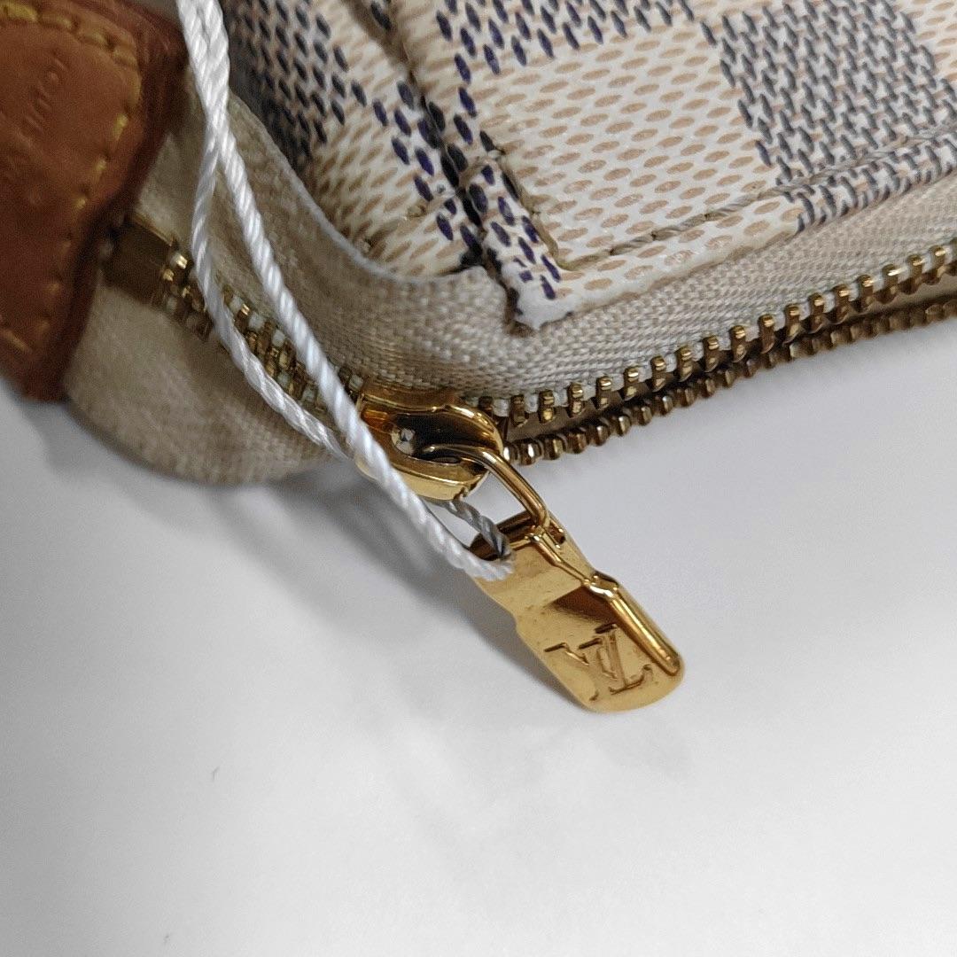 Louis Vuitton Pochette Accessoire Weiß Damier Ebene Monogram im Angebot 7