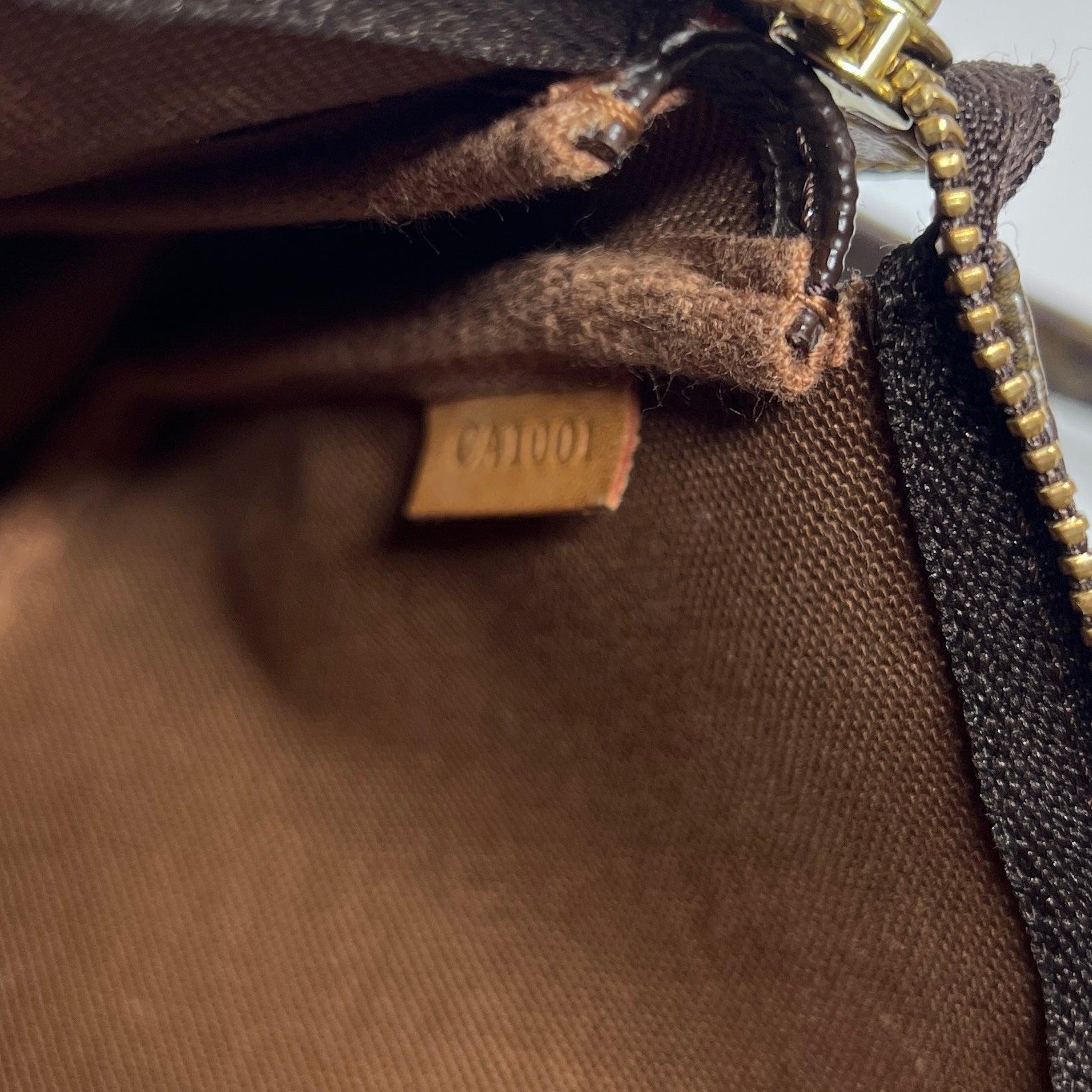 Louis Vuitton Pochette Accessoires Monogram Canvas Brown 2001 Excellent état - En vente à SAINT-OUEN-SUR-SEINE, FR
