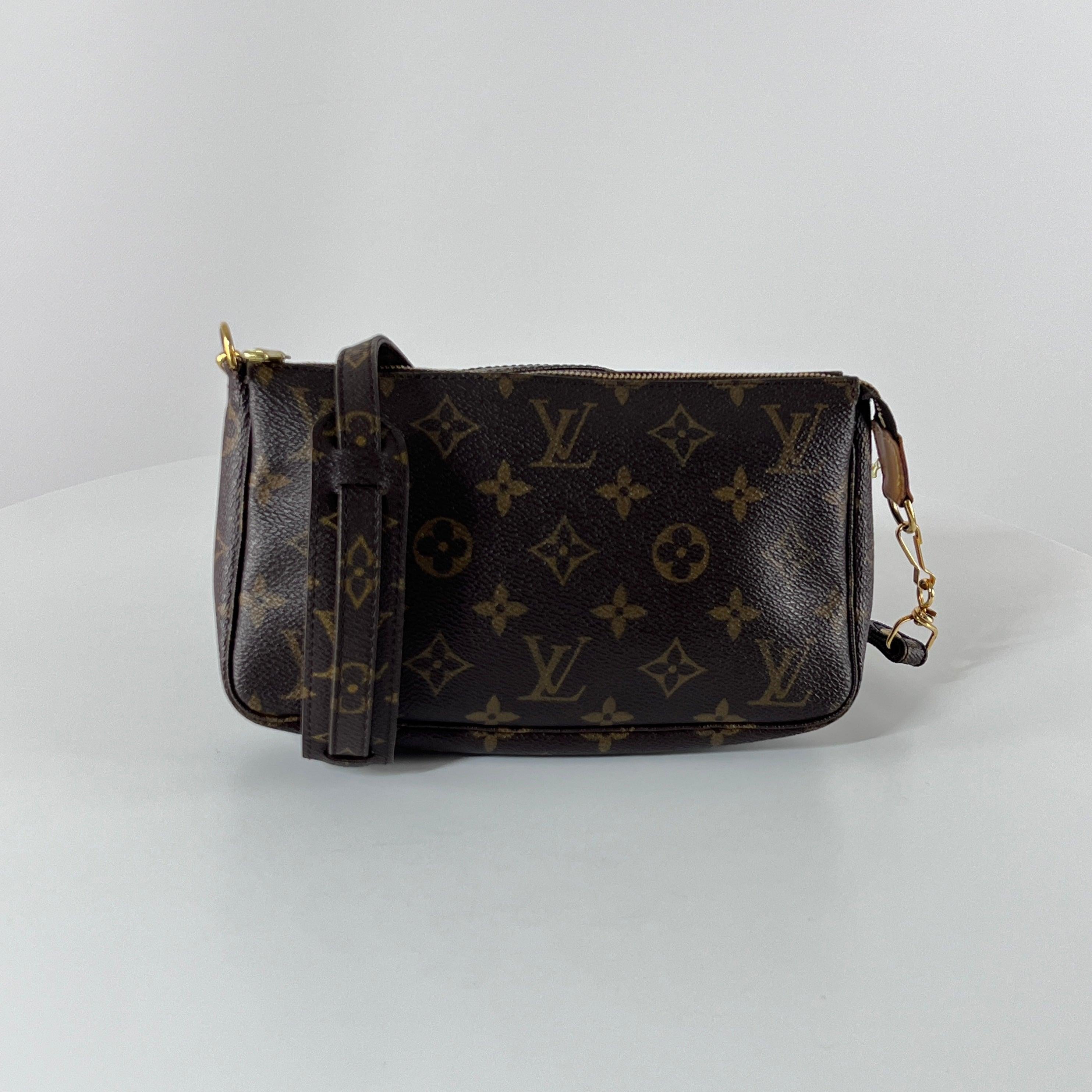 Louis Vuitton Pochette Accessoires Monogram Canvas Brown 2001 Unisexe en vente