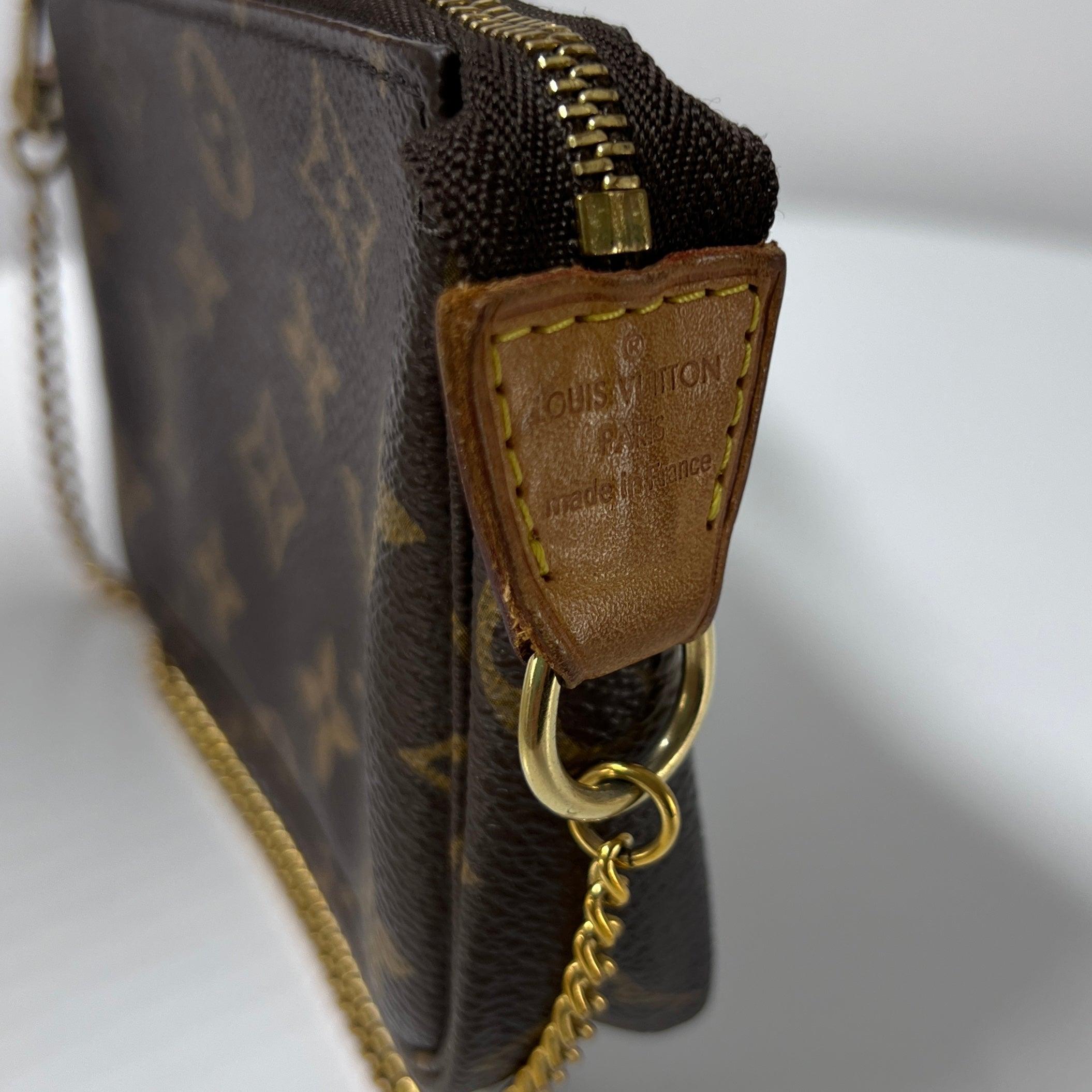 Louis Vuitton Pochette Accessoires Monogram Canvas Brown 2008 en vente 1