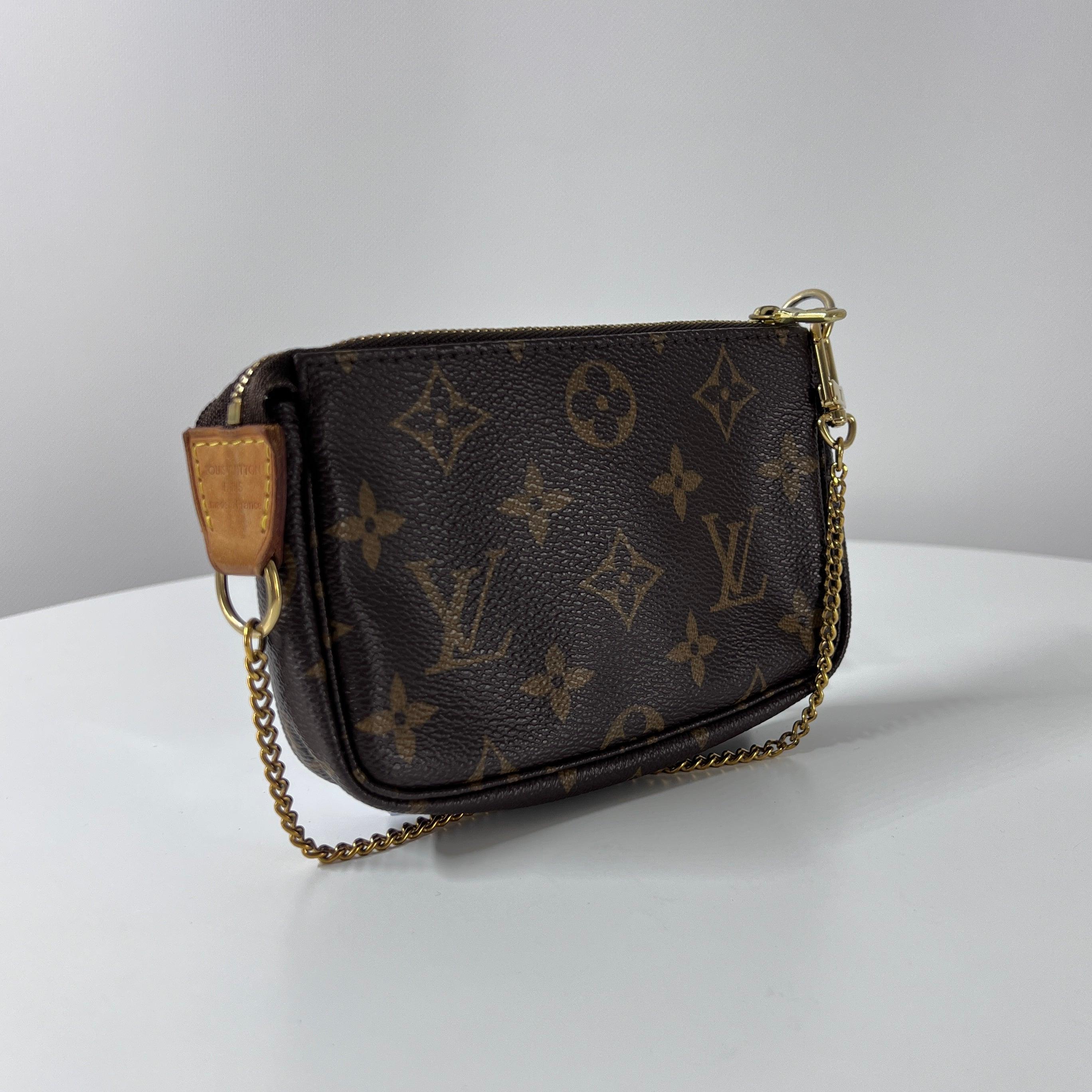 Louis Vuitton Pochette Accessoires Monogram Canvas Brown 2008 en vente 3