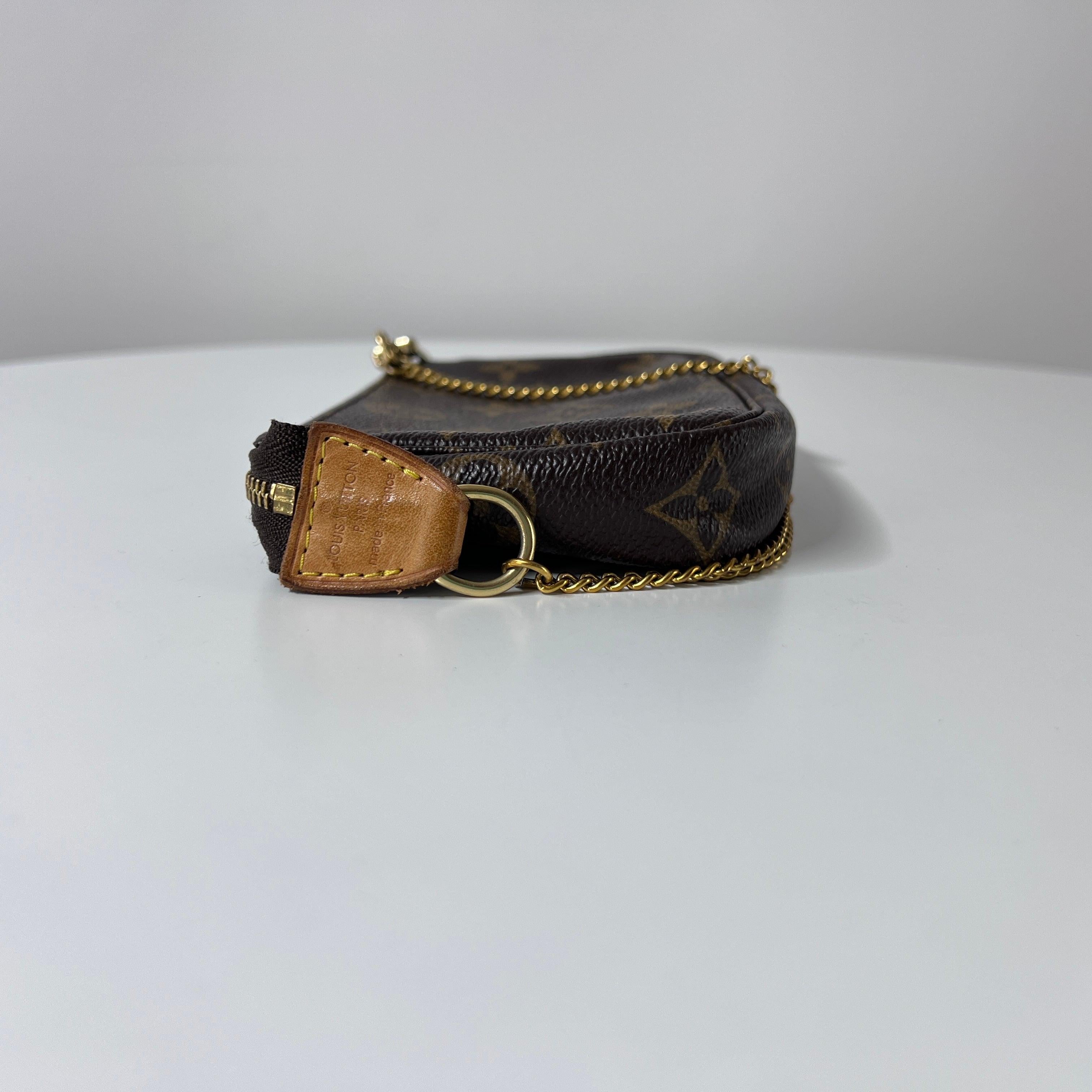 Louis Vuitton Pochette Accessoires Monogram Canvas Brown 2008 en vente 4