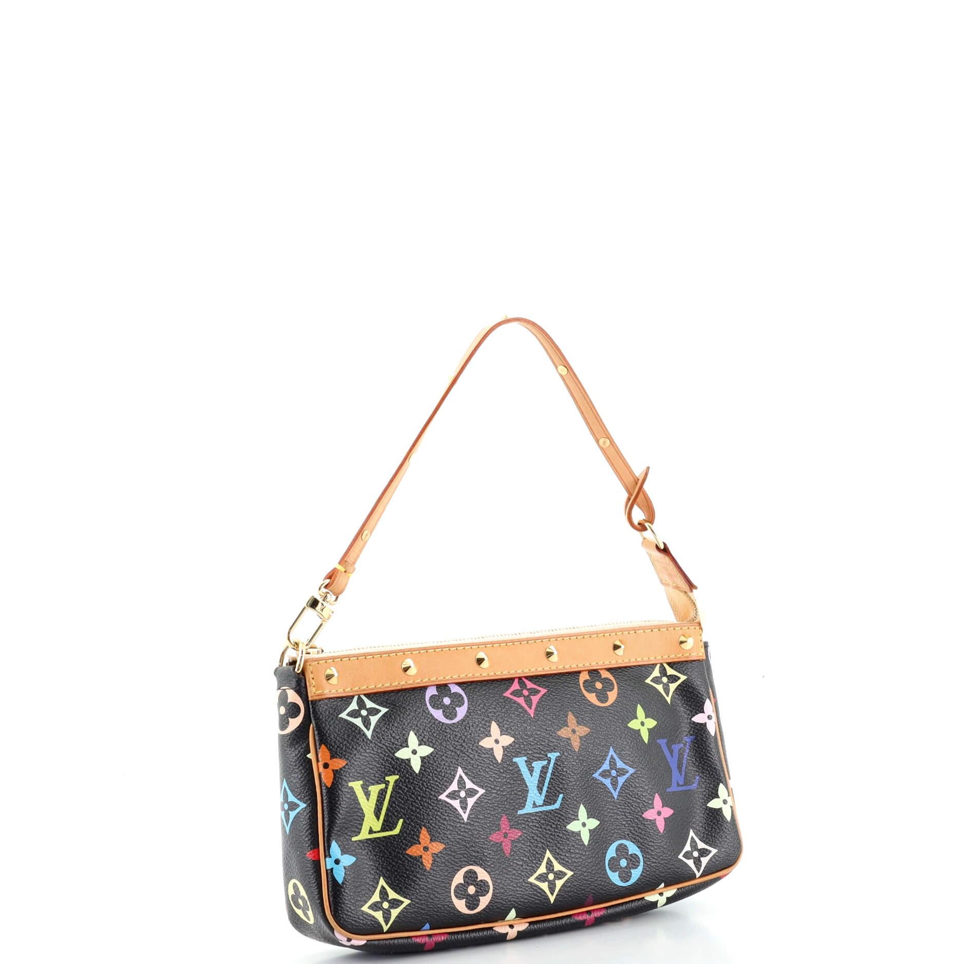 Condition: Good. Odor in interior. Creasing on exterior, heavy darkening, wear, scuffs and watermarks on leather trims and strap. Wear in interior, scratches and tarnish on hardware.
Accessories: With Strap
Measurements: Height 5