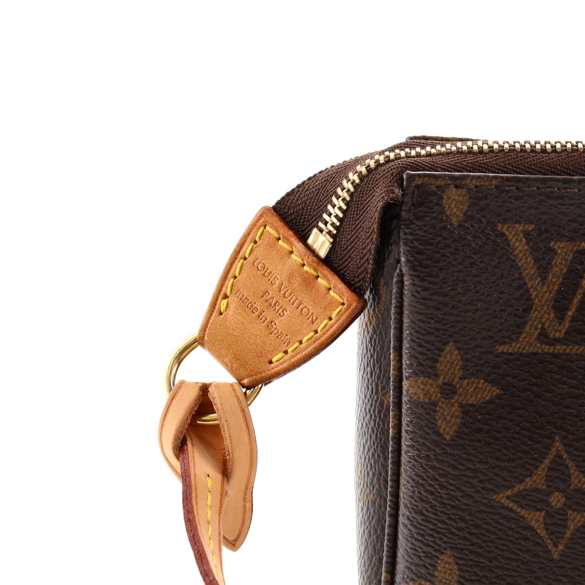 Louis Vuitton Pochette Accessoires NM Monogram Canvas In Good Condition In NY, NY