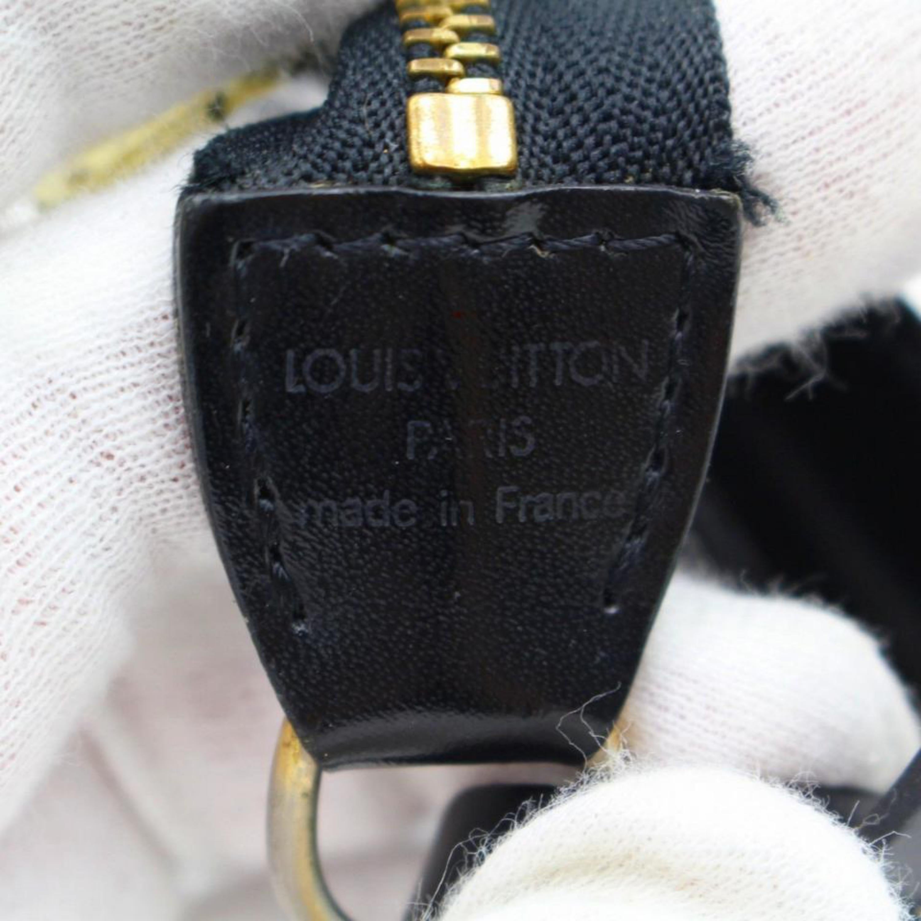 Louis Vuitton Pochette Accessoires Noir 868118 Black Leather Wristlet For Sale 7