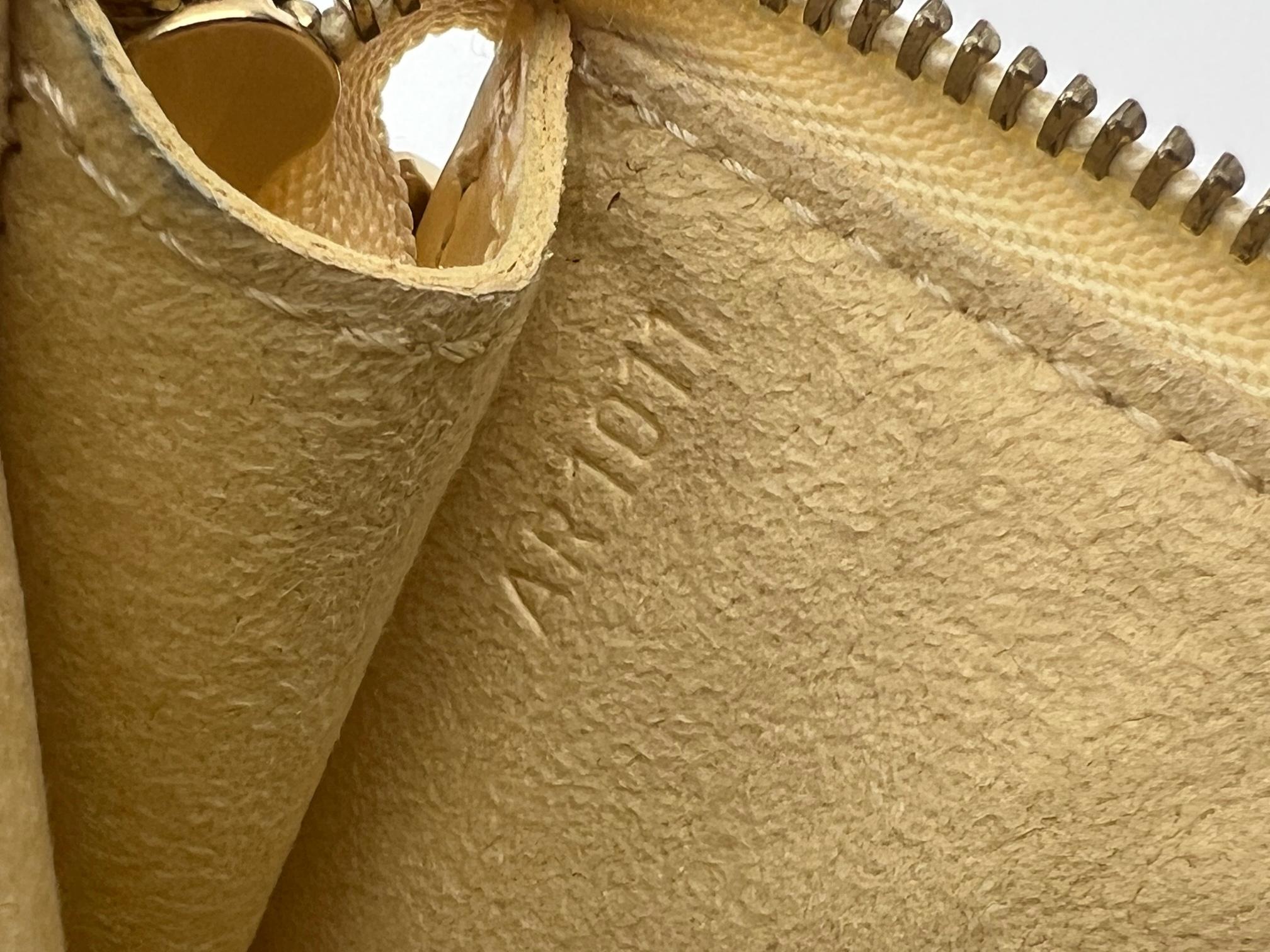 Jaune Accessoires de pochette Louis Vuitton  Epi 24 Yellow Leather Crossbody Bag en vente