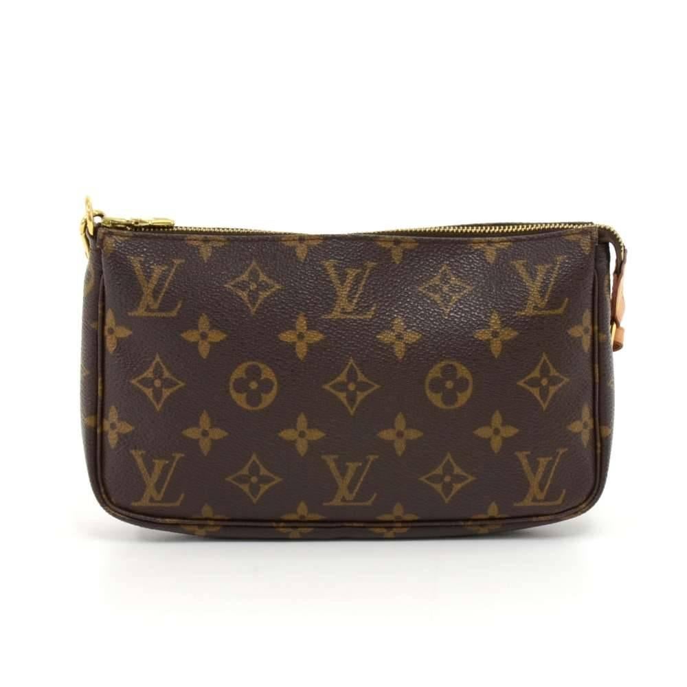 Louis Vuitton Pochette Accessories in monogram canvas. It stores beauty products and other daily essentials. Perfect for a night out and parties. It can be either hand-held or linked to the D-ring found in many Louis Vuitton. SKU: LP222

Made in: