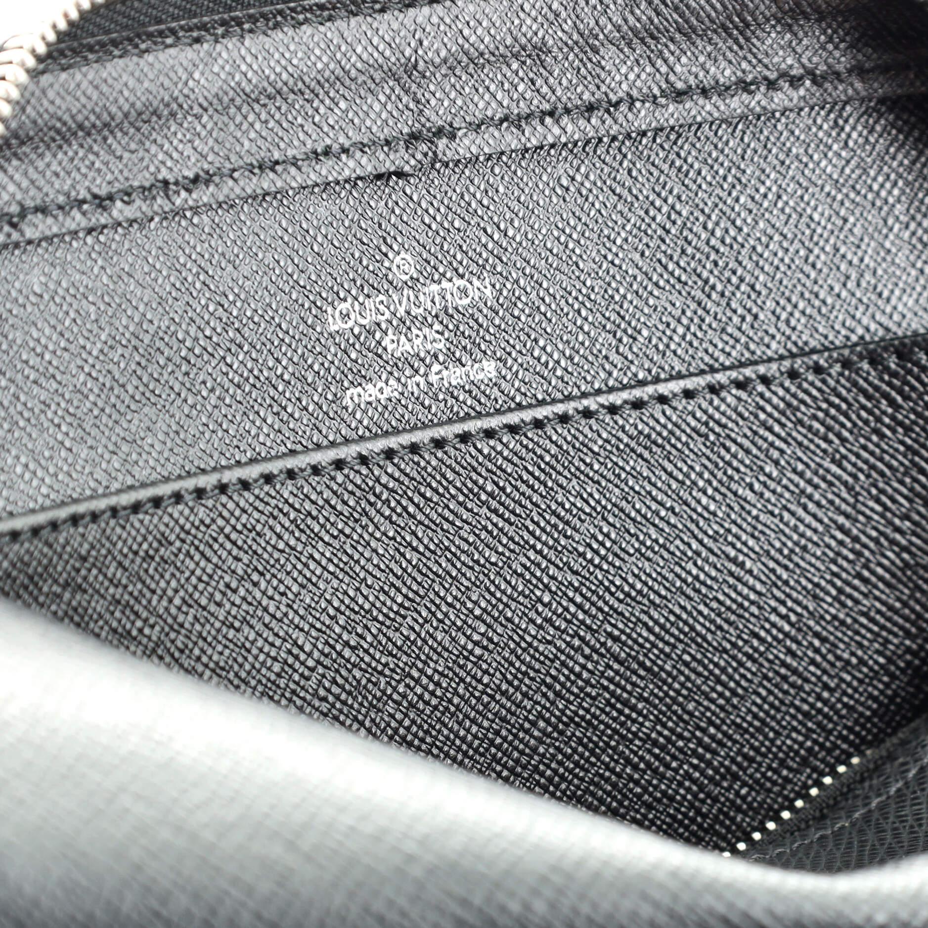 Louis Vuitton Pochette Baikal Clutch Taiga Leather 2