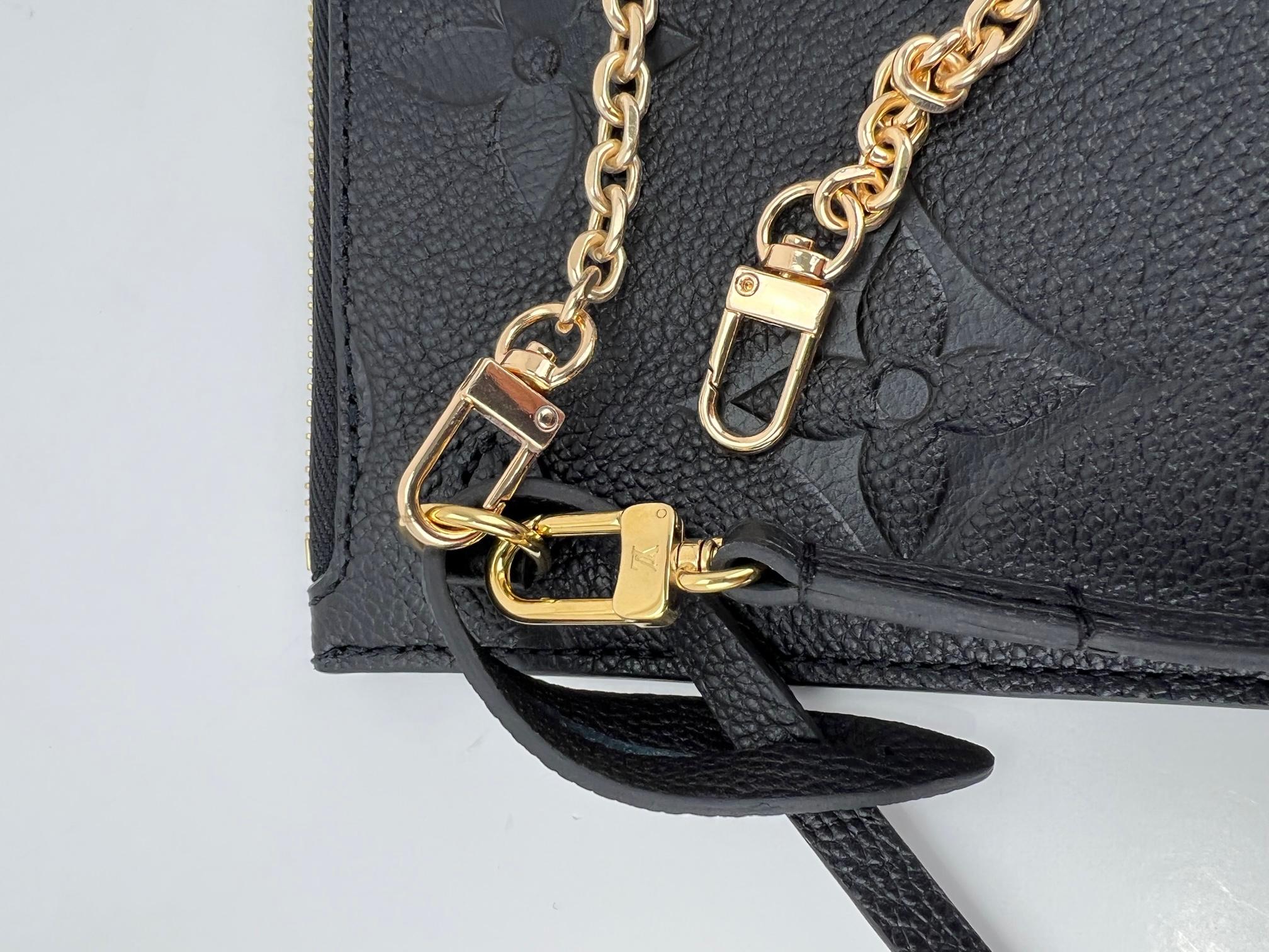 LOUIS VUITTON Pochette Black Leather Crossbody from NEVERFULL Added Chain  In Excellent Condition In Freehold, NJ