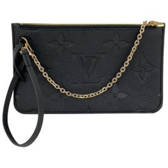 LOUIS VUITTON Pochette Black Leather Crossbody from NEVERFULL Added Chain 