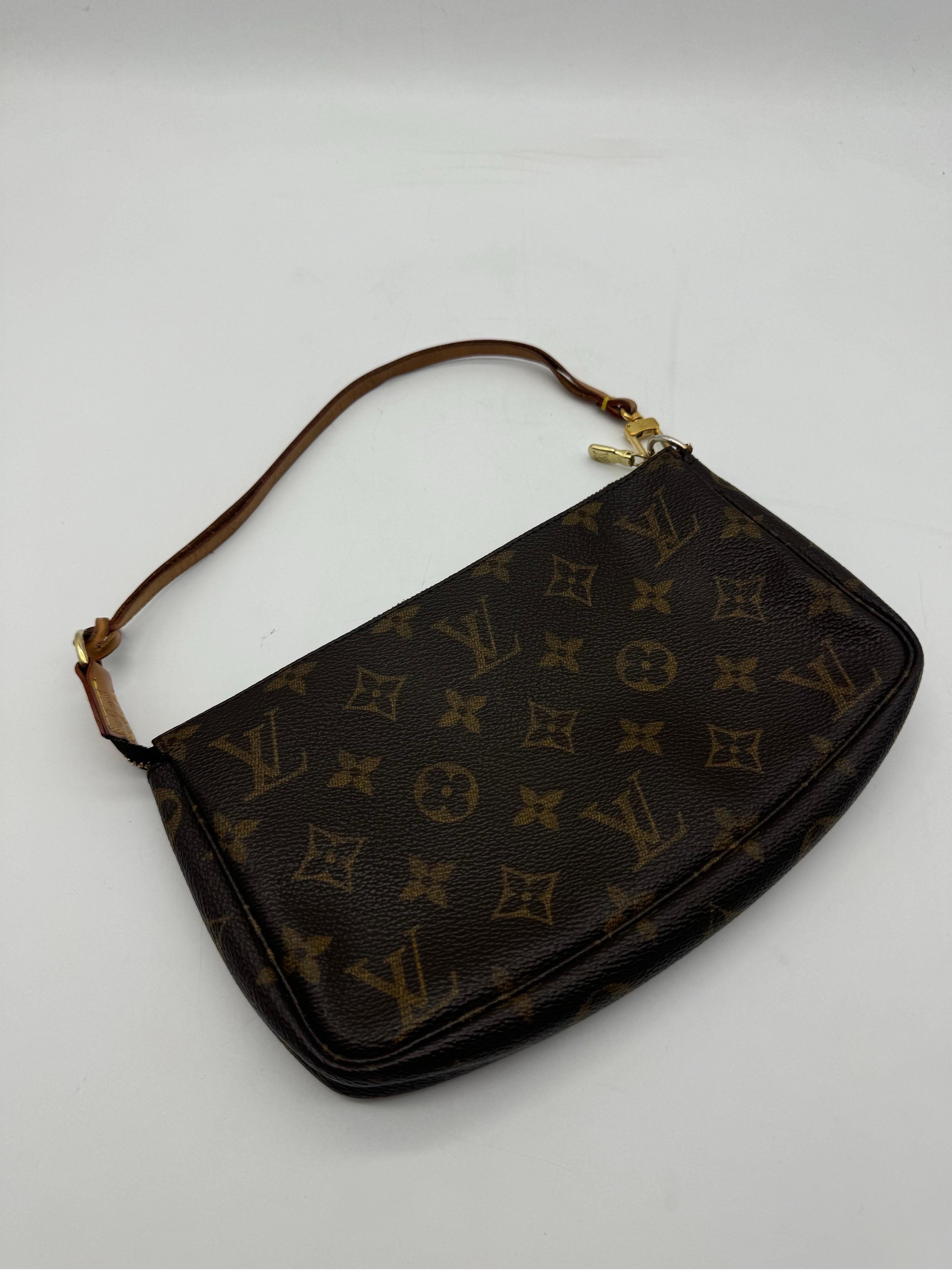 Black Louis Vuitton Pochette  Clutch For Sale