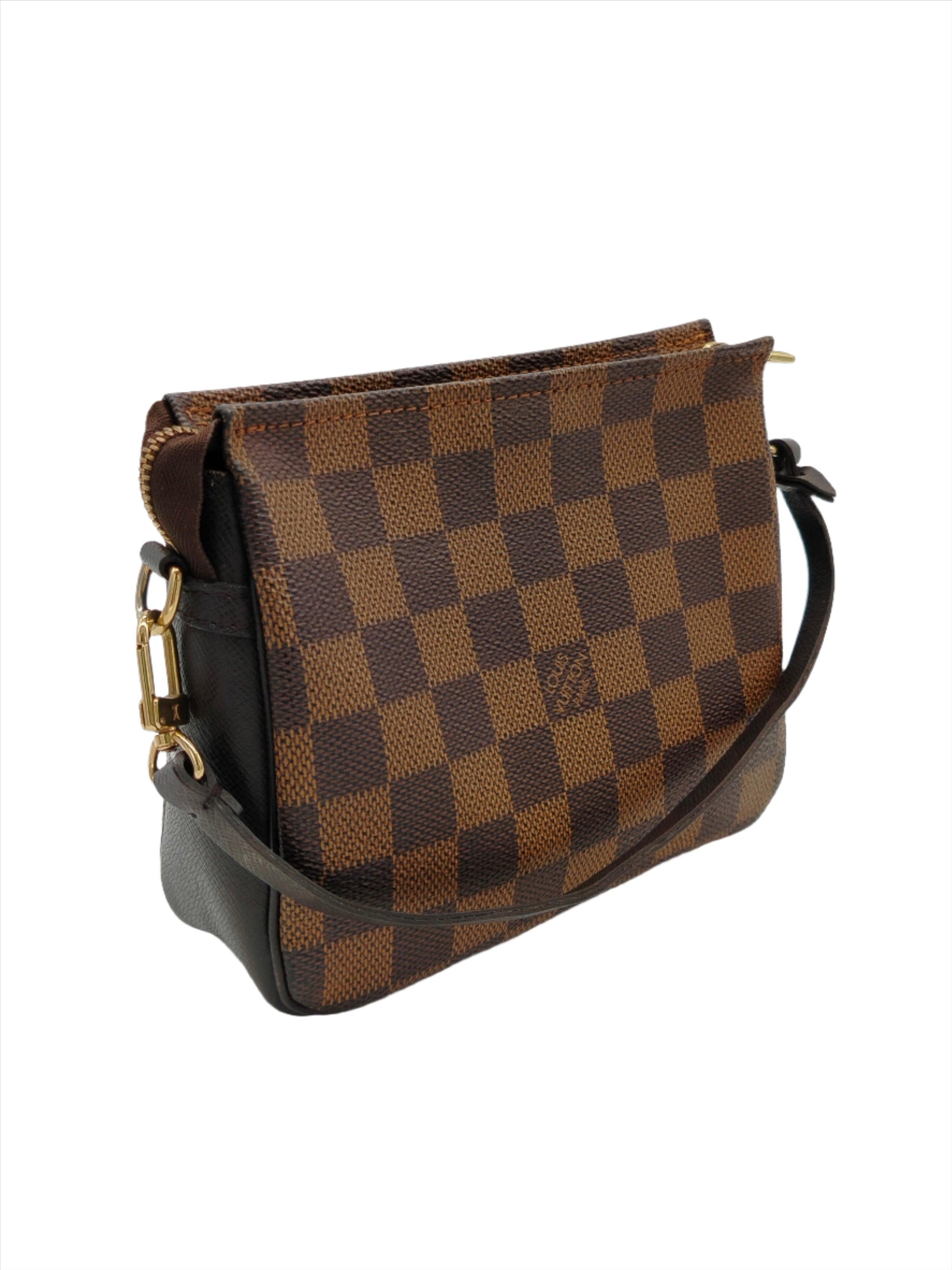Brown Louis Vuitton Pochette Damier Ebene Shoulder Bag - '90s For Sale