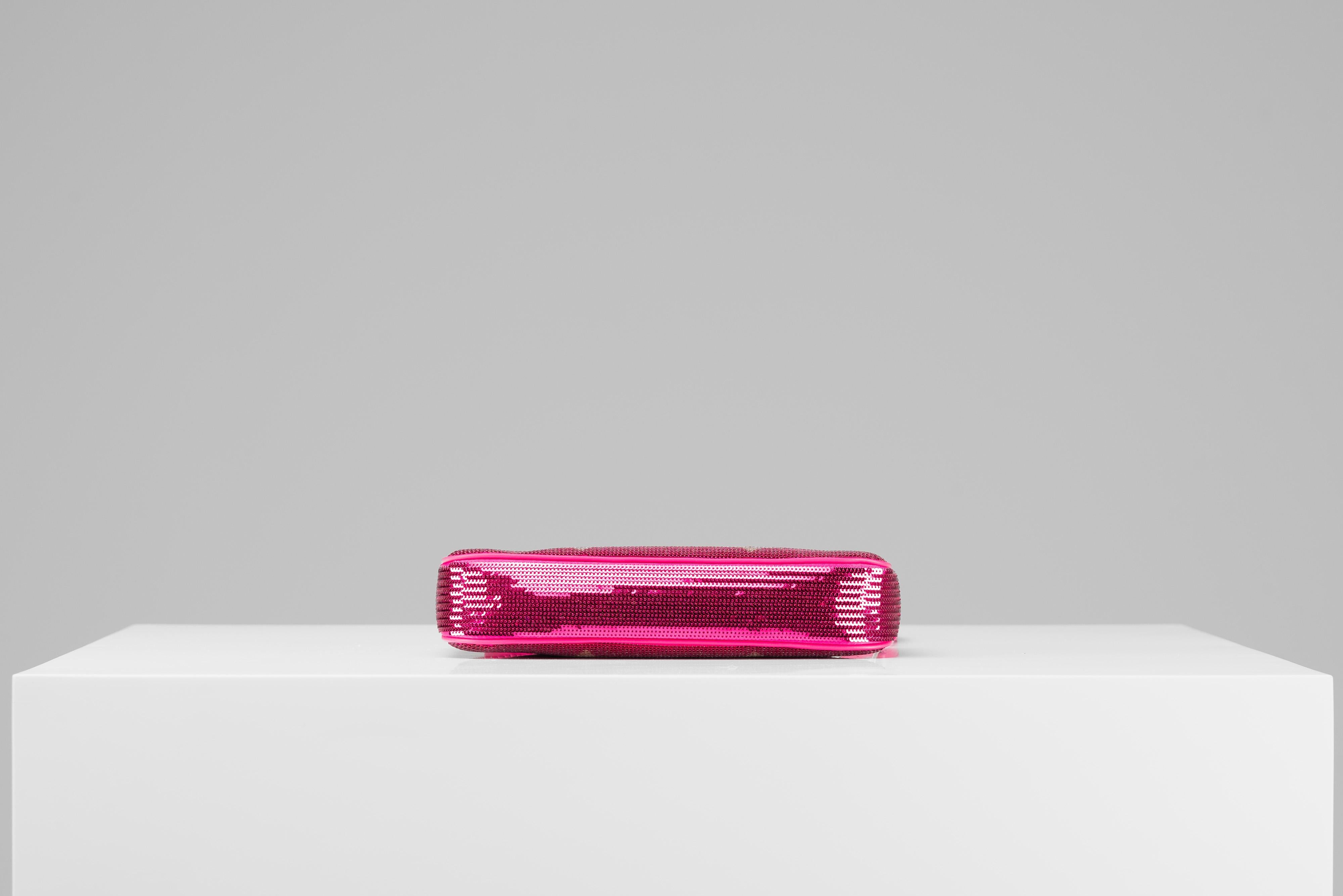Louis Vuitton Pochette Fuchsia Sequins Rare NEW For Sale 2