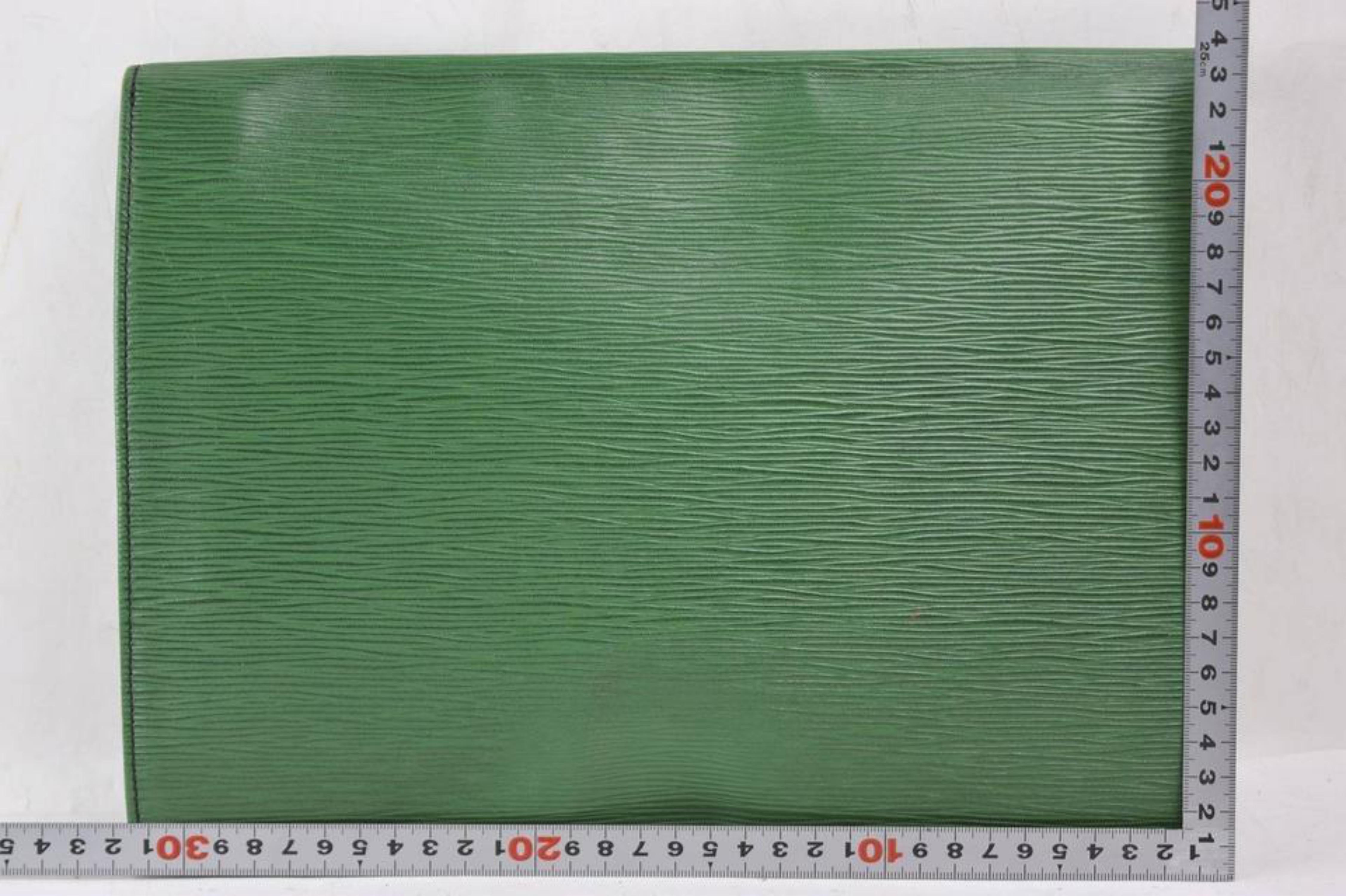 Women's Louis Vuitton Pochette Iena Borneo Folding 868407 Green Leather Clutch For Sale
