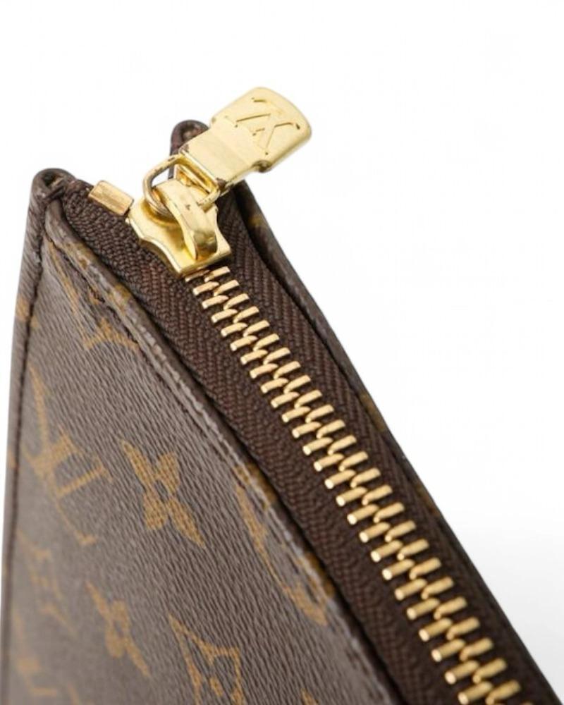Louis Vuitton Pochette Jour GM Monogram en vente 6