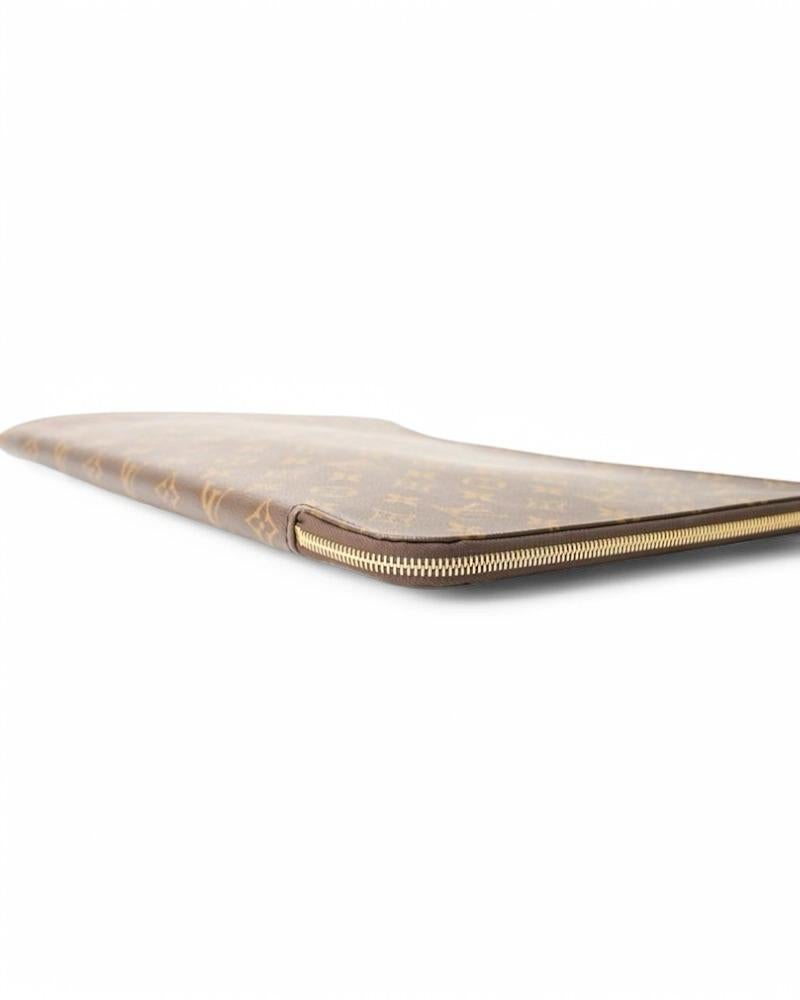 Louis Vuitton Pochette Jour GM Monogram en vente 4
