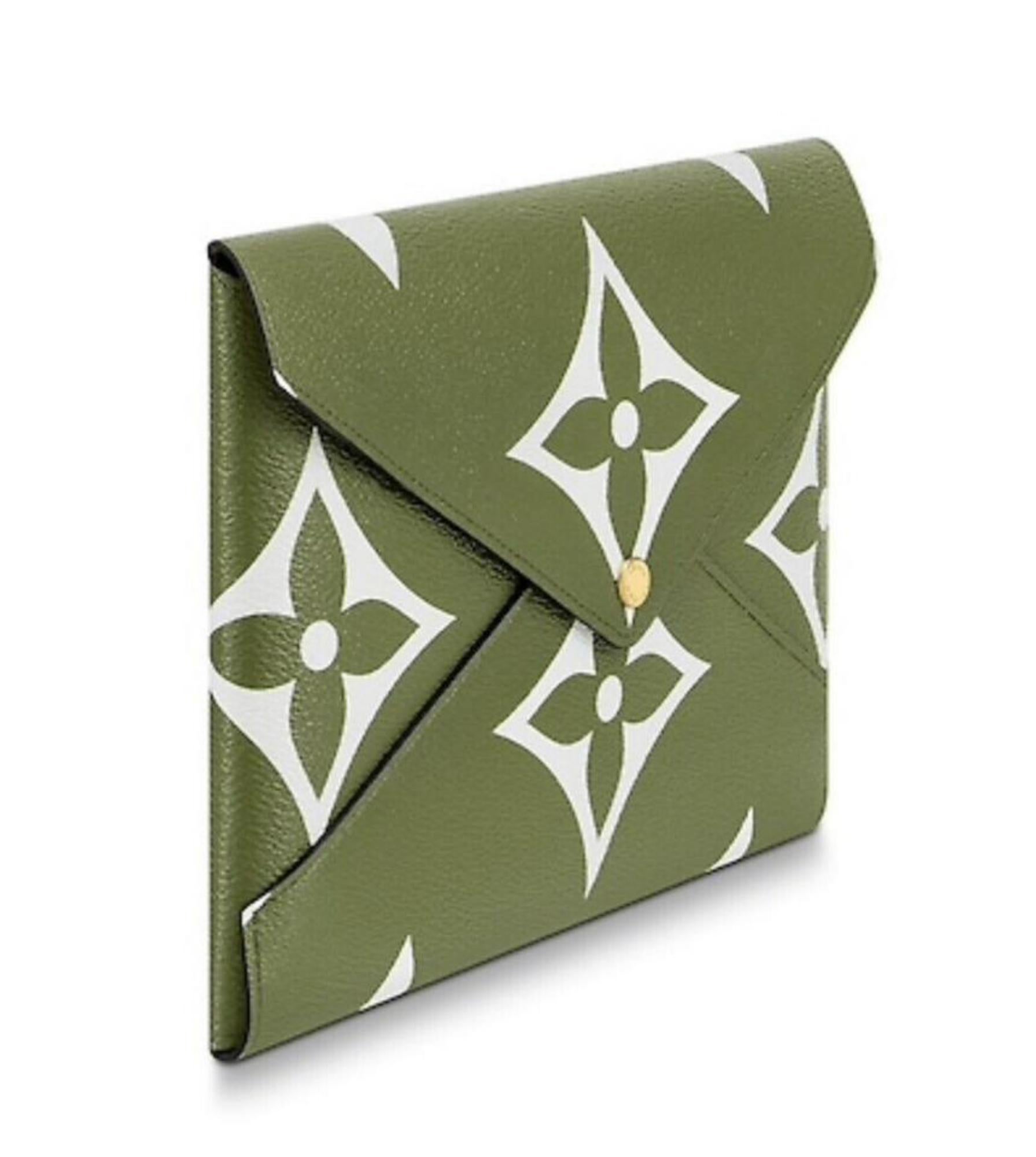 Louis Vuitton Pochette Kirigami Set Of Three Envelope 870430 GreenCanvas Clutch For Sale 1
