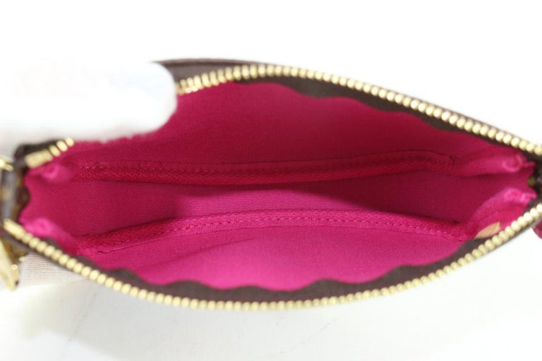 Louis Vuitton Pochette Limited Ski Polar Bear Pink Mini Accesoires