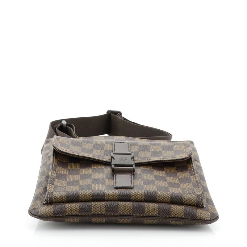 Louis Vuitton Pochette Melville Damier In Good Condition In NY, NY