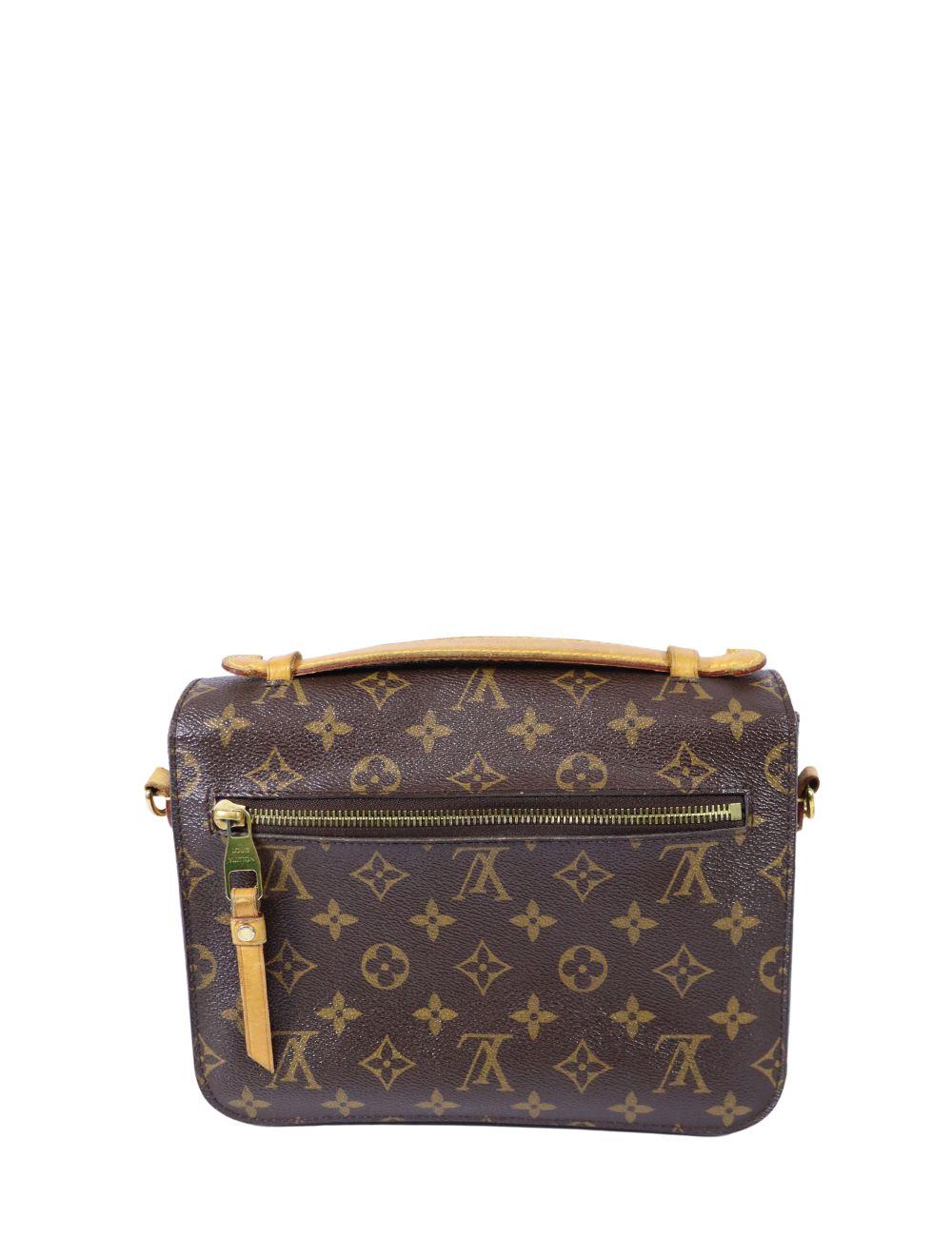 Louis Vuitton Pochette Metis Bag, Features one leather shoulder strap, signature monogram canvas, and multiple interior pockets.

Material: Leather
Hardware: Gold
Height: 20cm
Width: 26cm
Depth: 8cm
Handle Drop: 47cm
Overall condition: Good
Interior