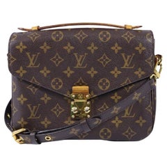 Louis Vuitton Pochette Métis Bag