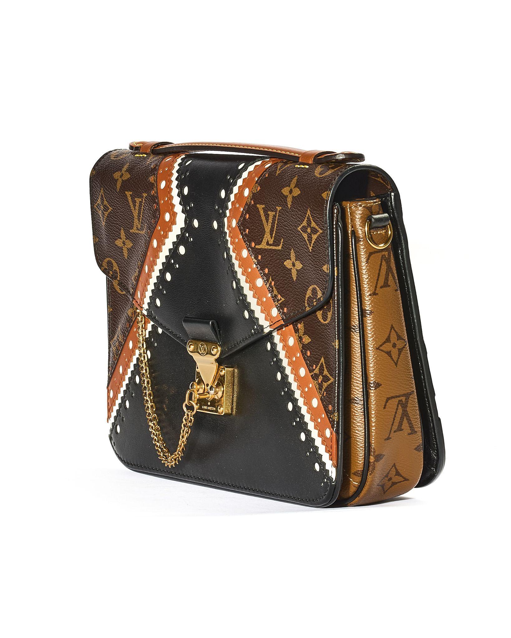 Black Louis Vuitton Pochette Métis Brougne Reverse Monogram en vente