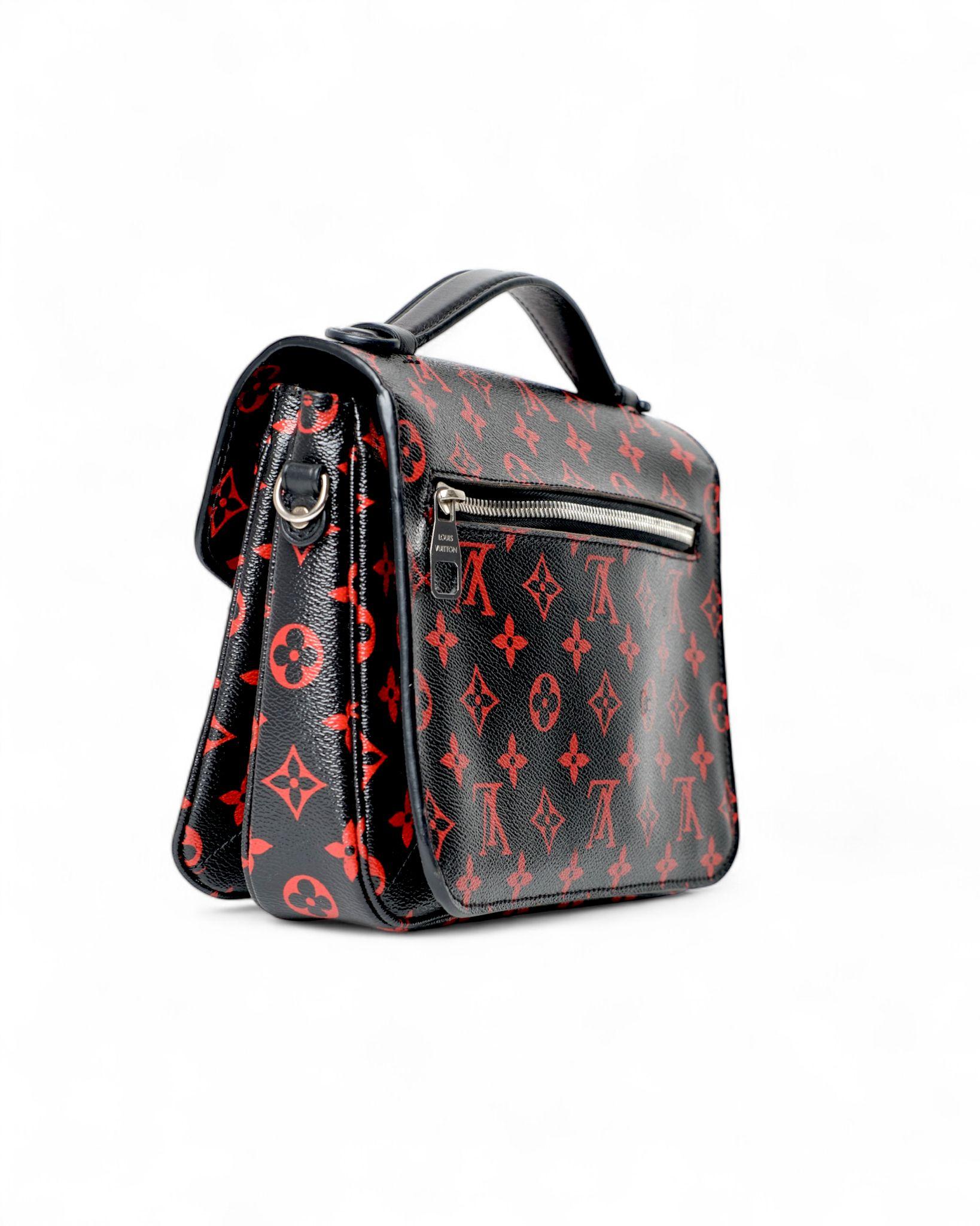 Louis Vuitton Mètis Infrarouge Black Clutch Bag For Sale 14