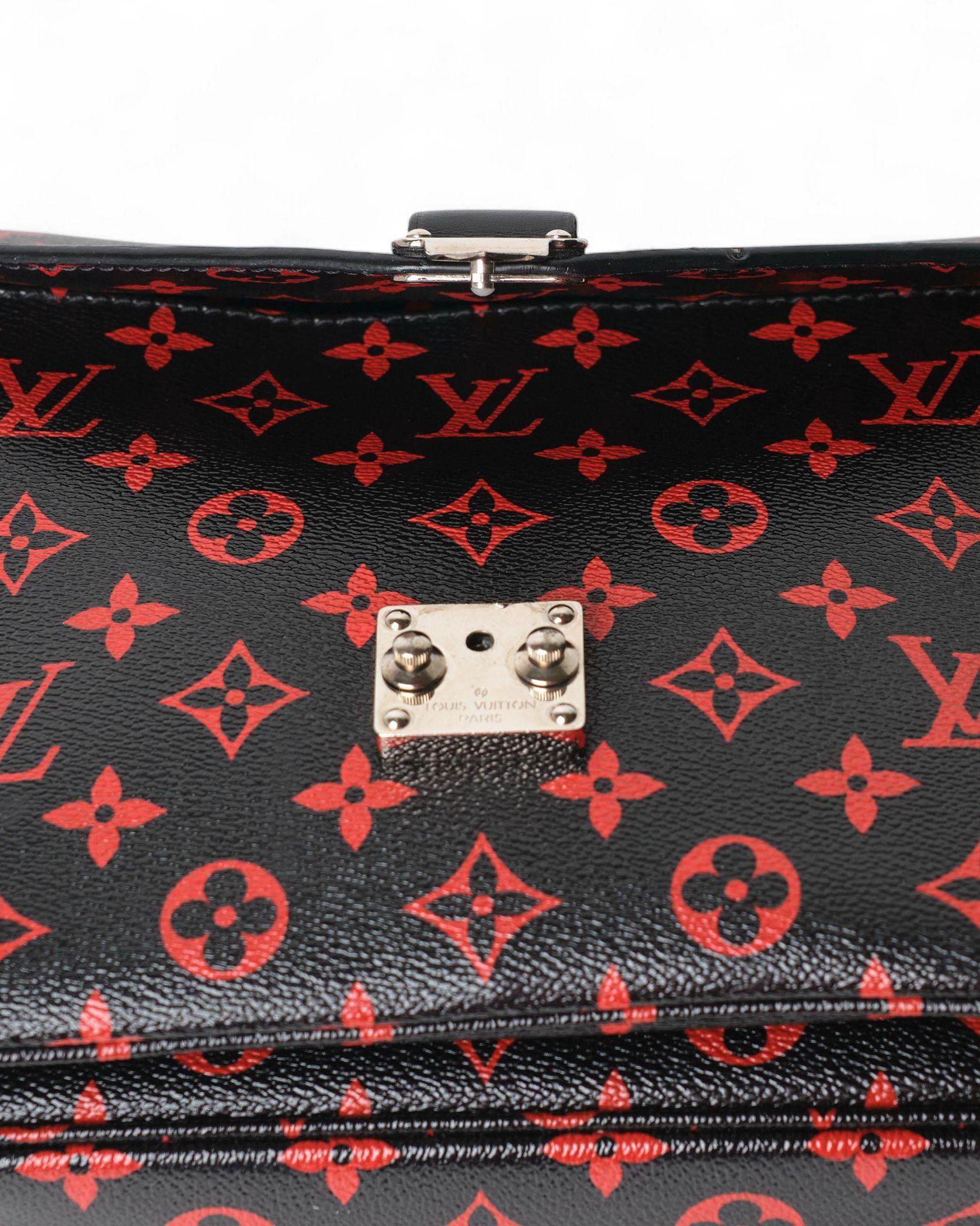 Louis Vuitton Mètis Infrarouge Black Clutch Bag For Sale 3