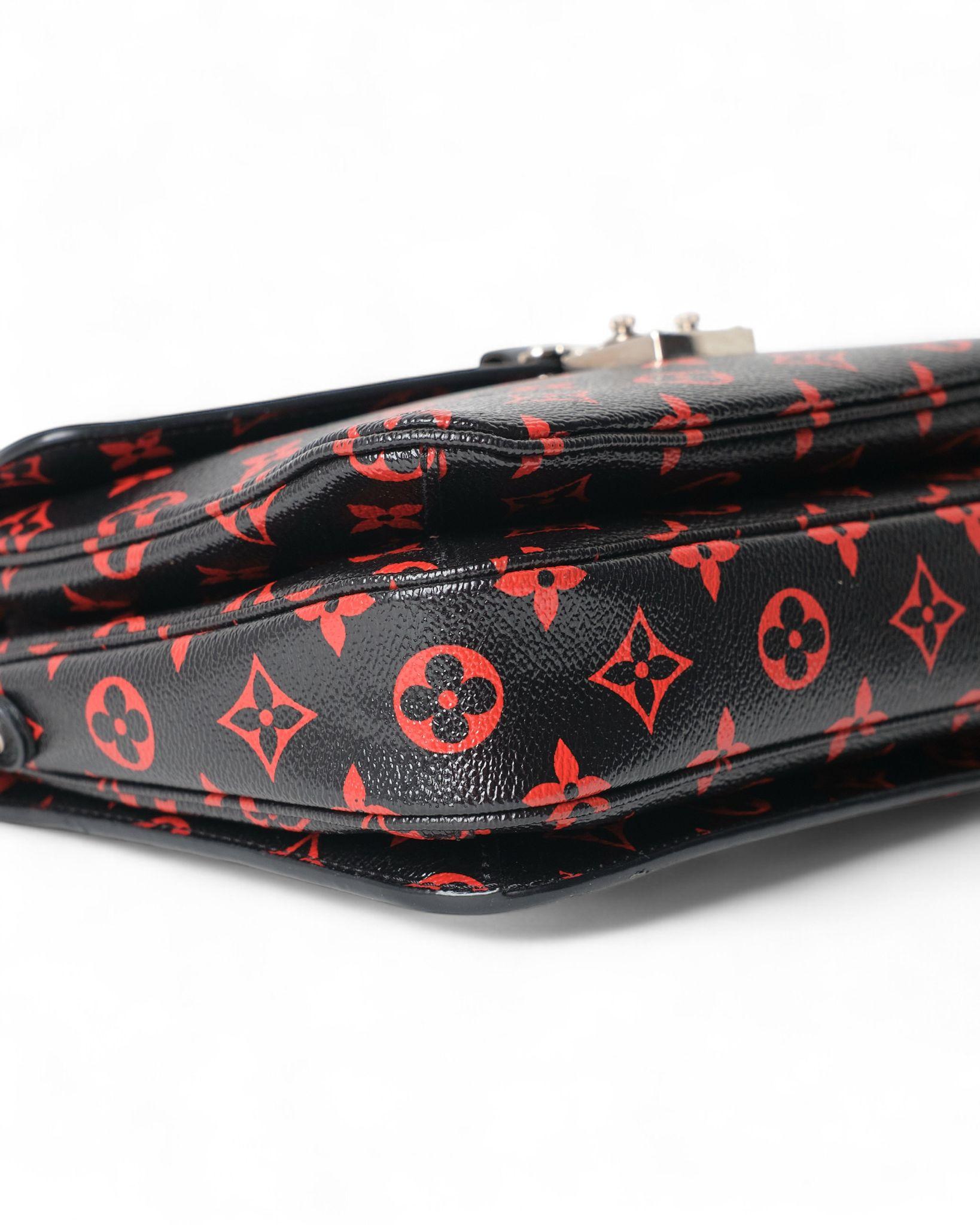 Louis Vuitton Mètis Infrarouge Black Clutch Bag For Sale 4