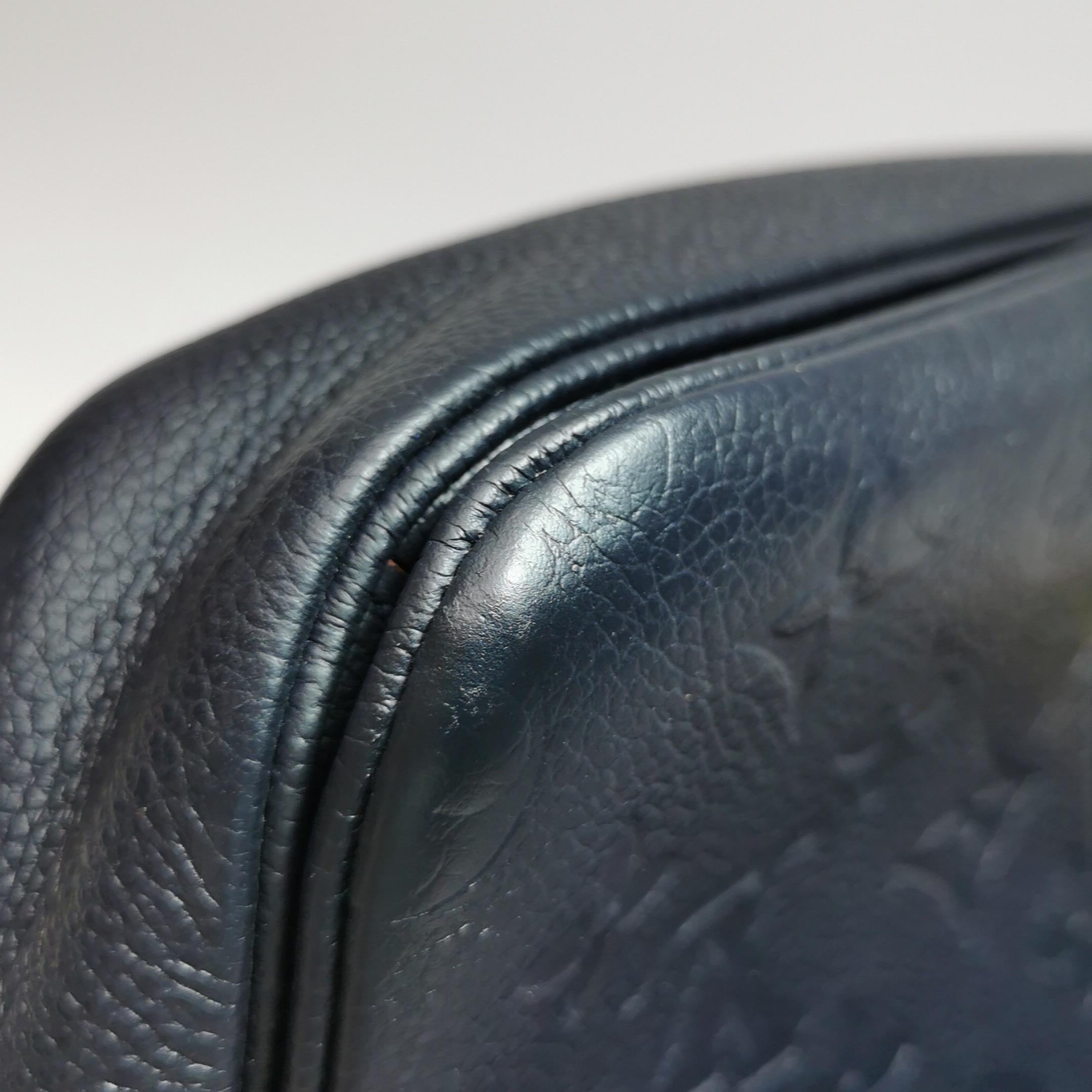 Louis Vuitton Pochette Métis Monogram Empreinte Leather Navy For Sale 7