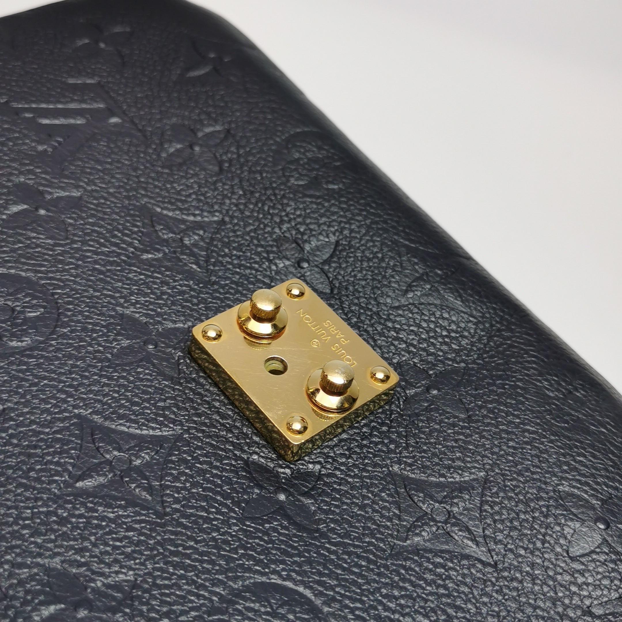 Louis Vuitton Pochette Métis Monogram Empreinte Leather Navy For Sale 8