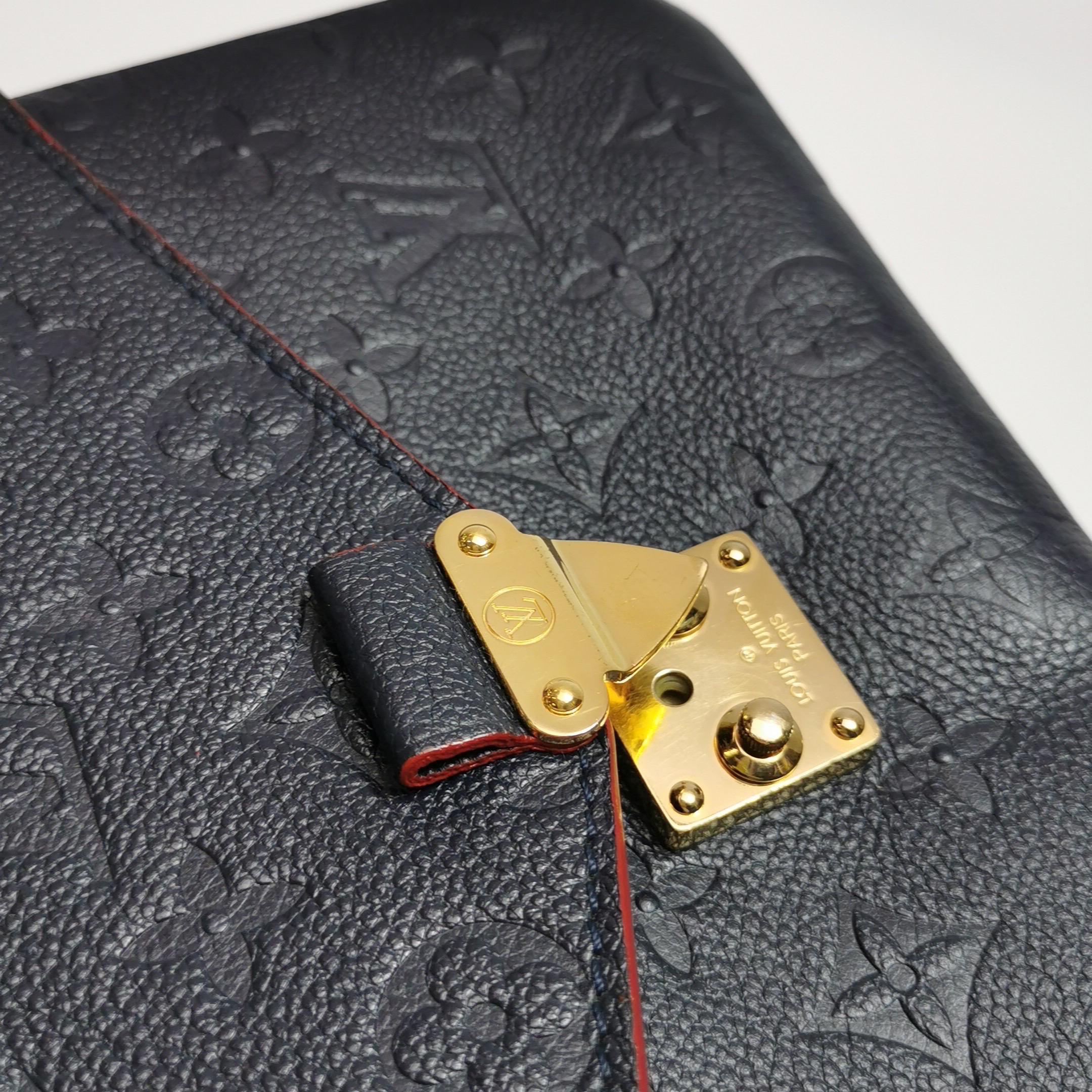 Louis Vuitton Pochette Métis Monogram Empreinte Leather Navy For Sale 10