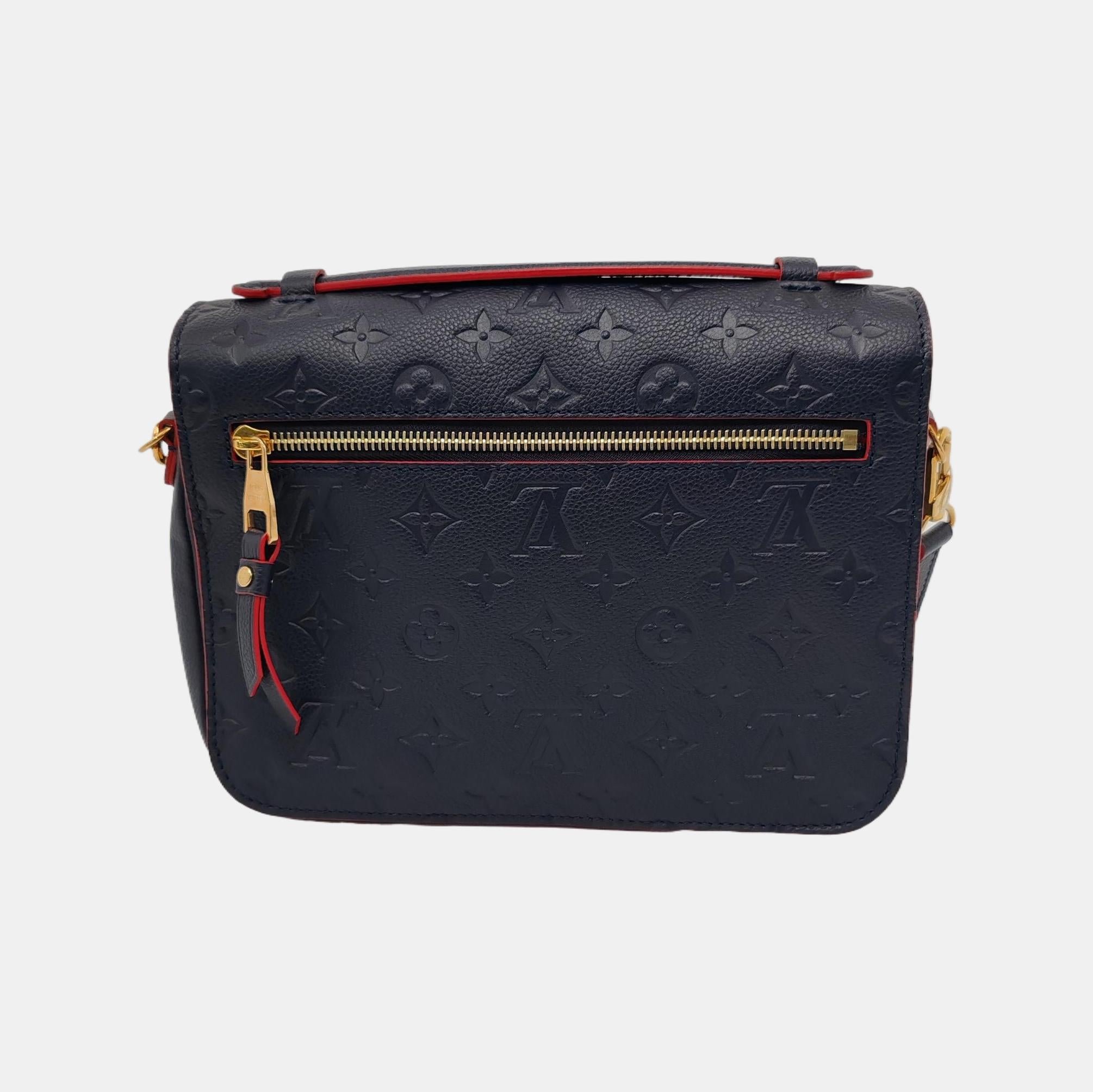Louis Vuitton Pochette Métis Monogram Empreinte Leather Navy In Excellent Condition For Sale In AUBERVILLIERS, FR