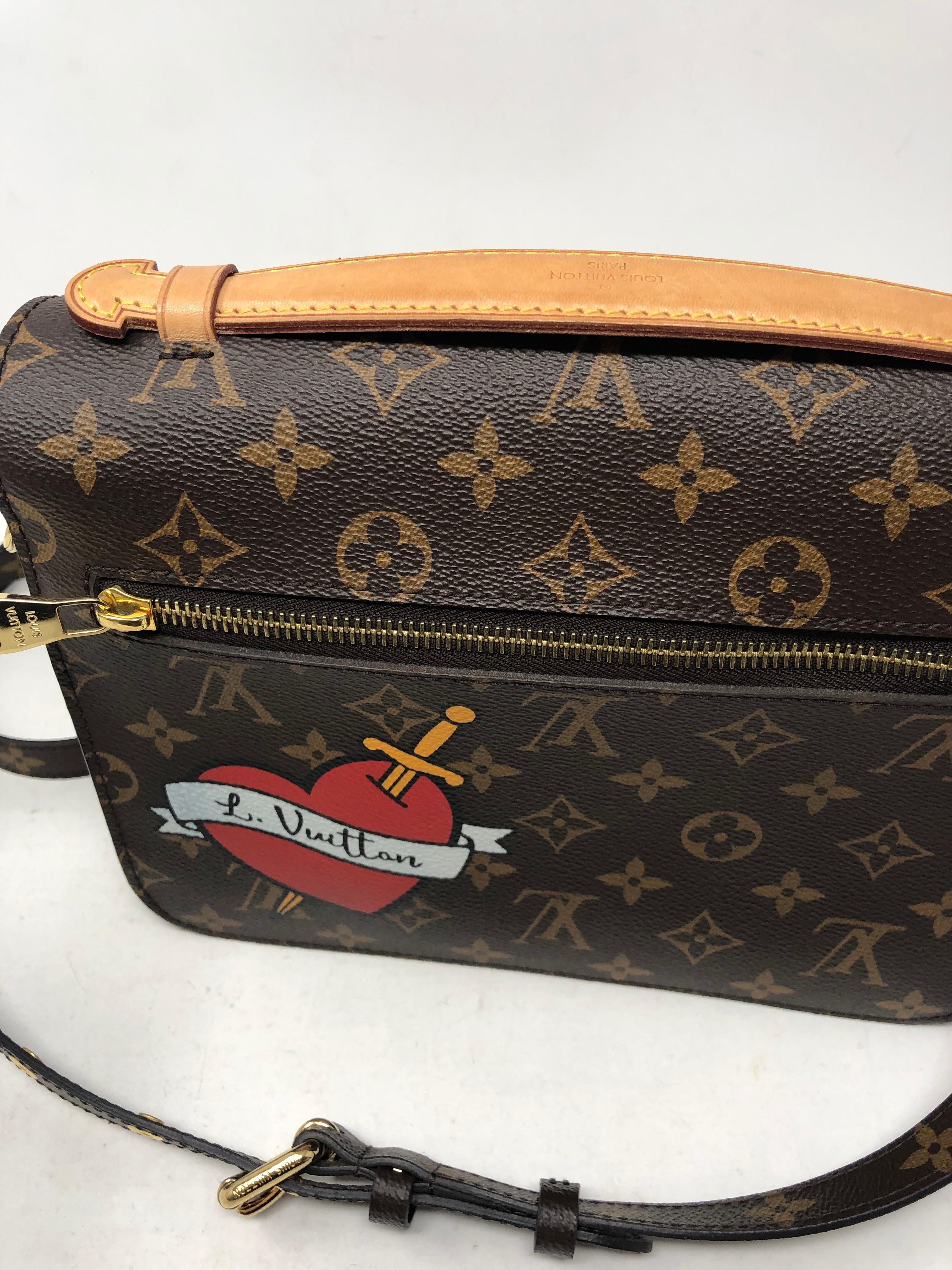 Louis Vuitton Pochette Metis Patches In Good Condition In Athens, GA