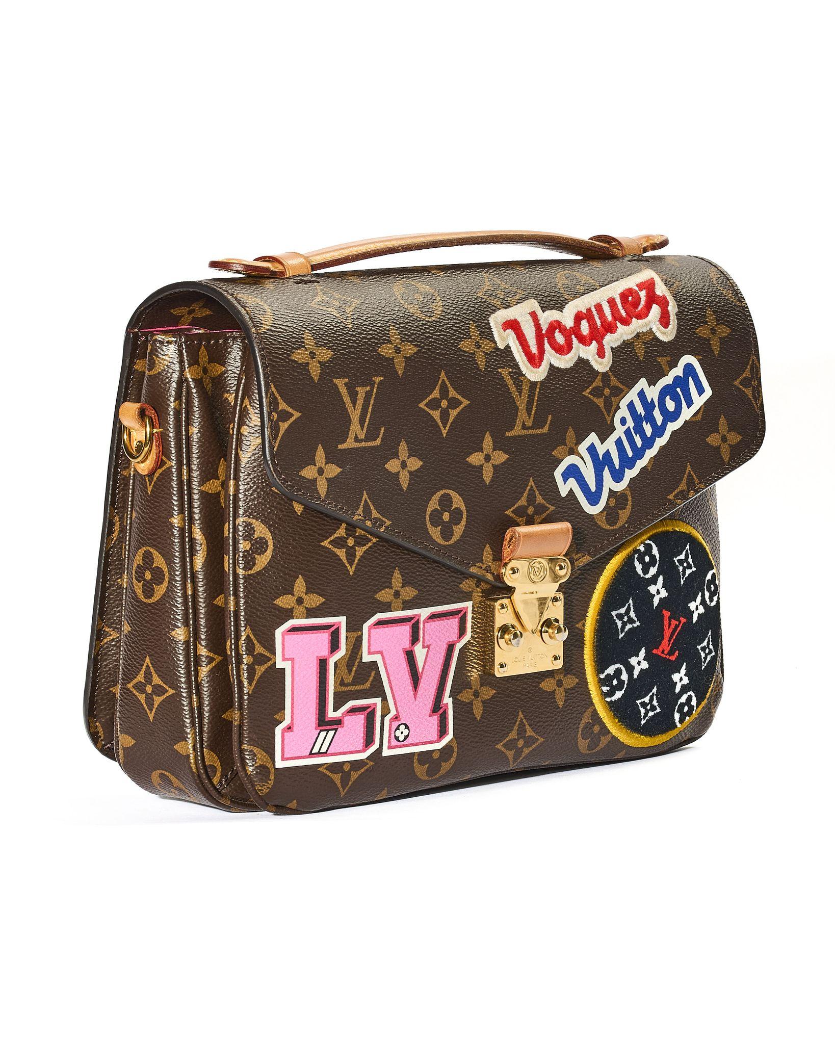 Bag signed Louis Vuitton, model Mètis  Patches, made of canvas in classic monogram pattern with cowhide trim and gold hardware features embossed patch details. Features a front flap with an interlocking closure,  internally lined with fuchsia suede