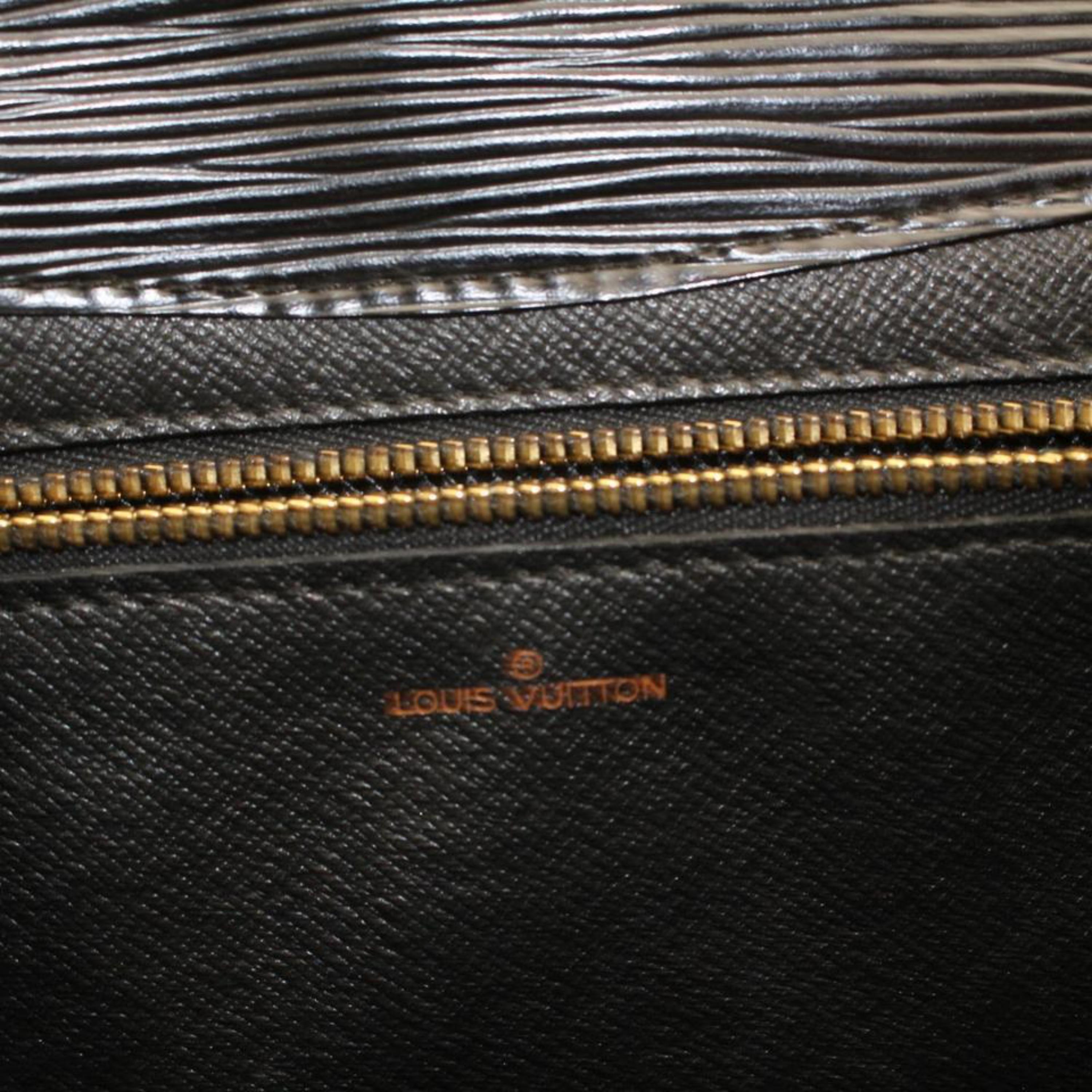 Louis Vuitton Pochette Noir Art Deco Envelope 868802 Black Leather Clutch For Sale 3