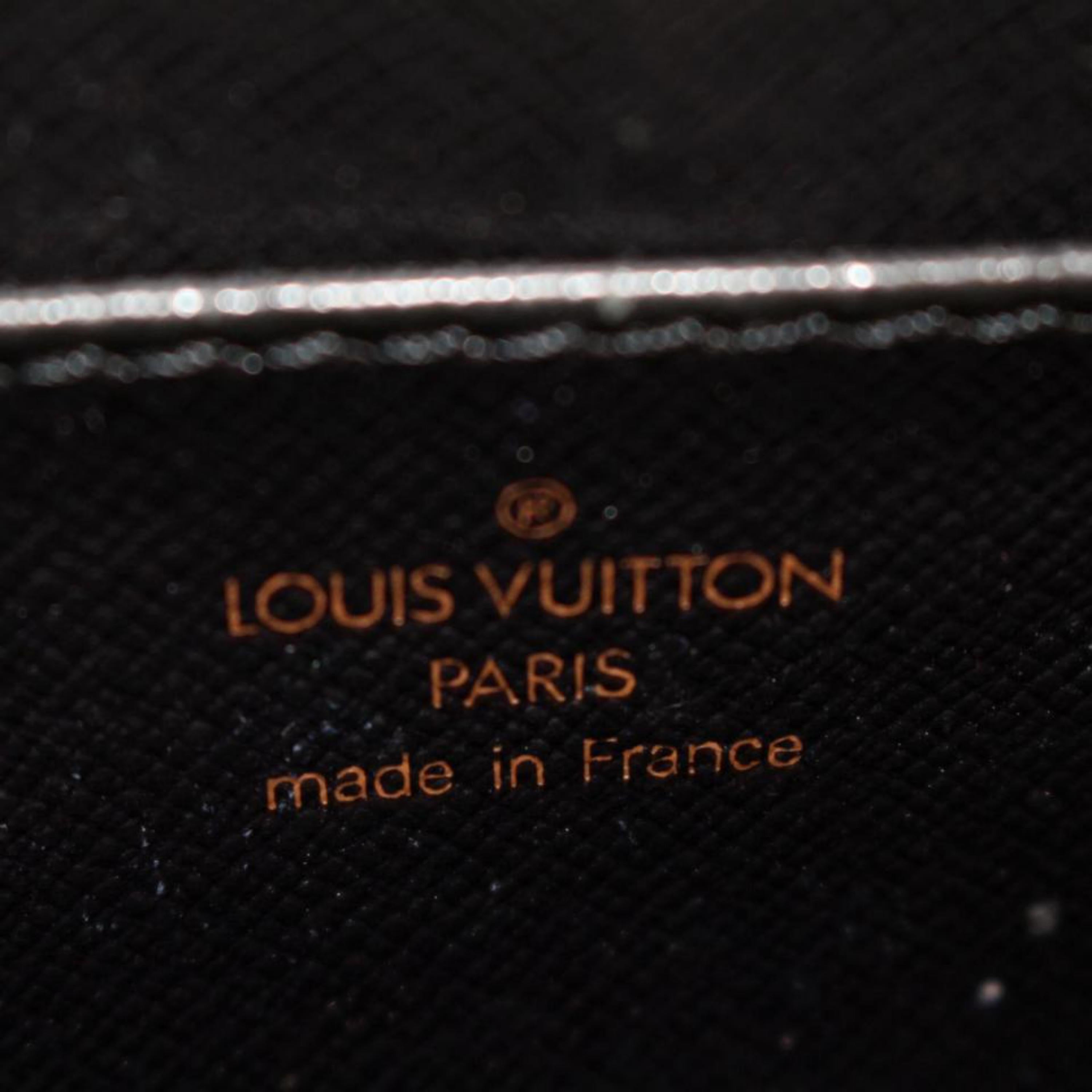 Women's Louis Vuitton Pochette Noir Epi Homme 865790 Black Leather Clutch For Sale